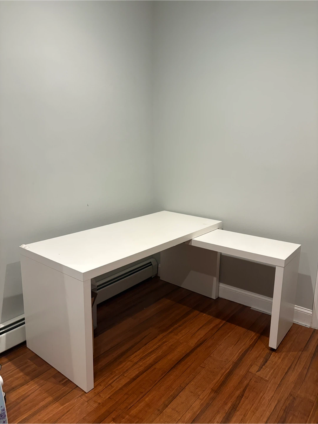 White Modern Desk with Attached Return 🥕 - photo 2