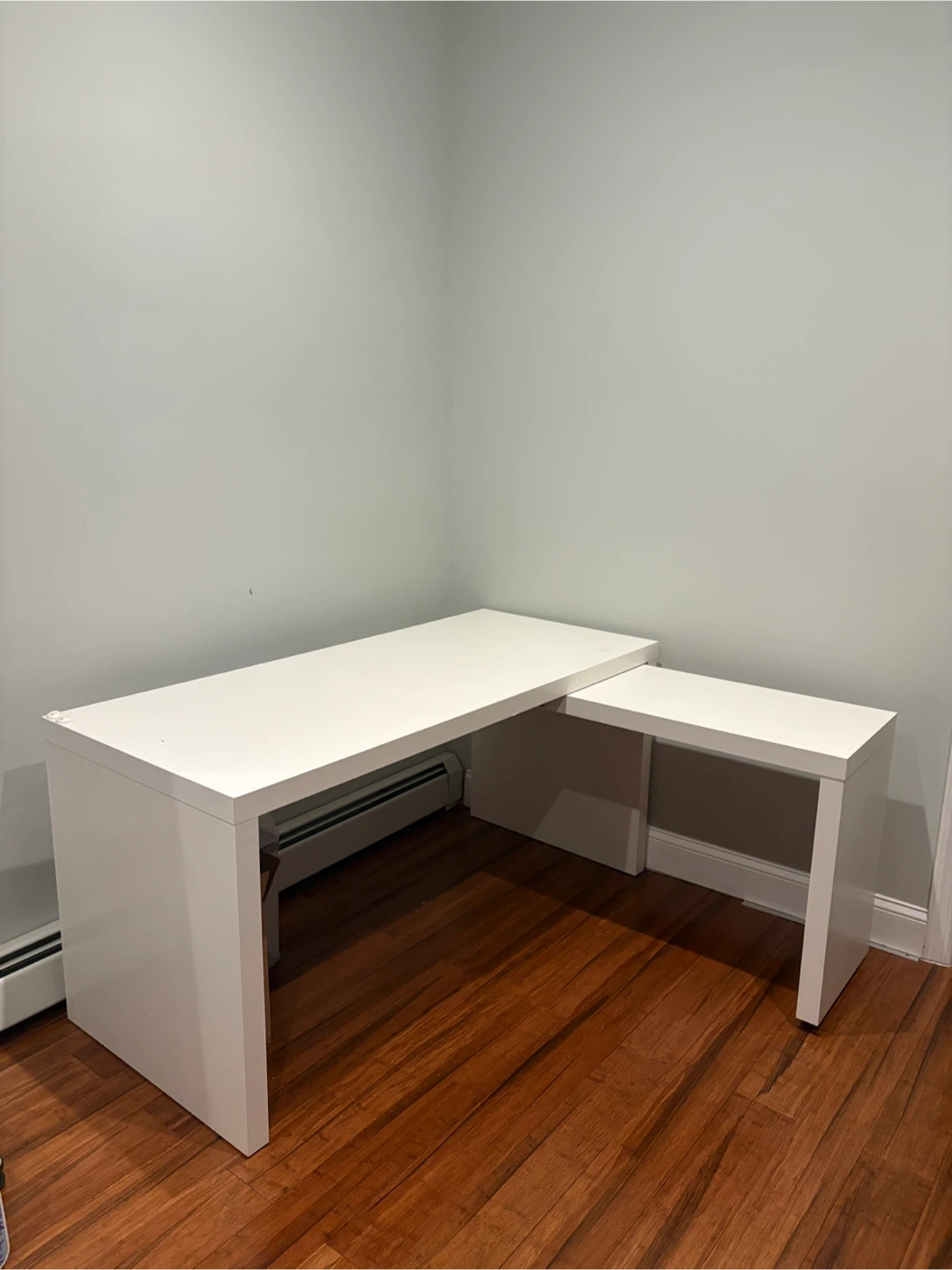 White Modern Desk with Attached Return 🥕