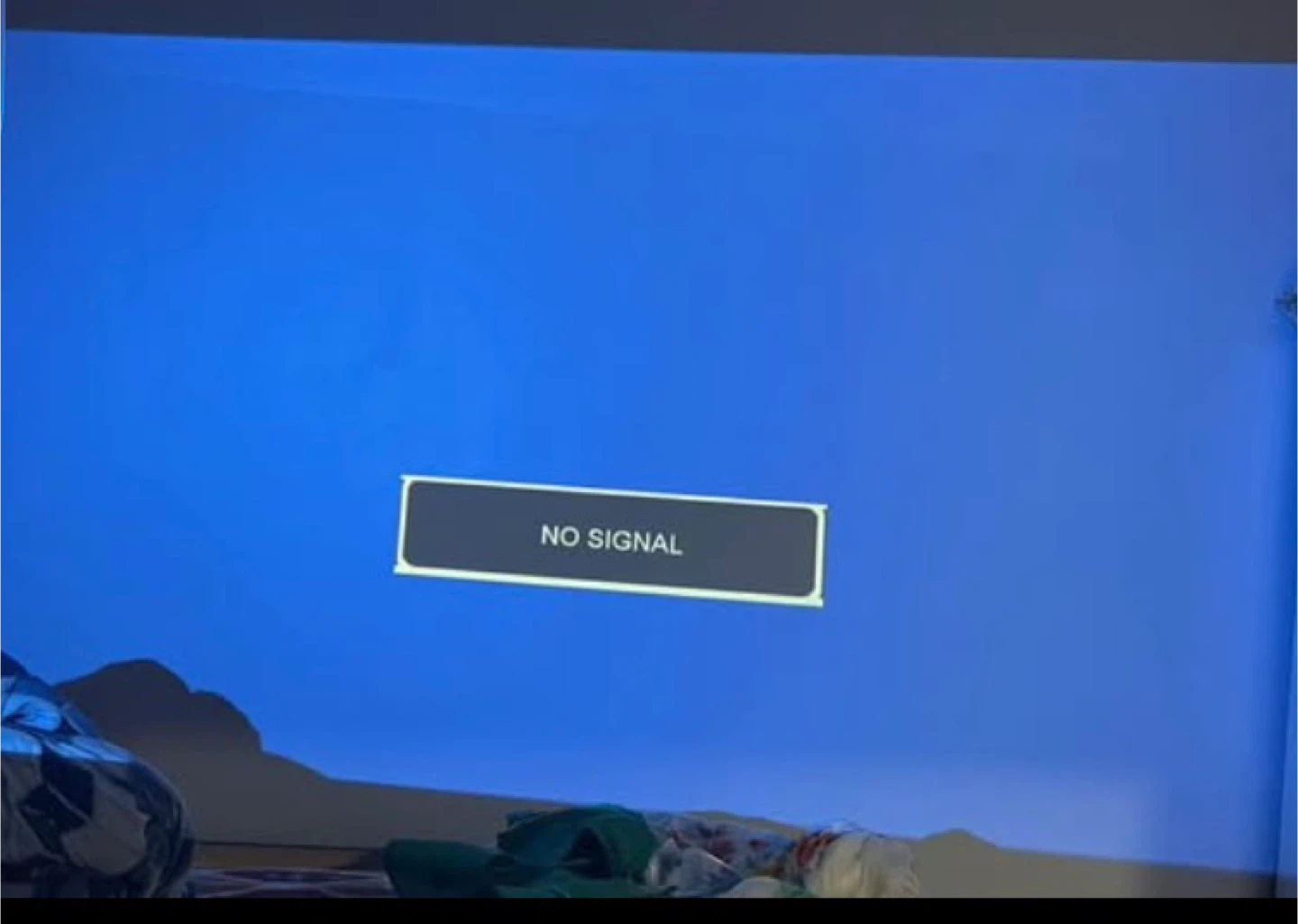 Happrun H1 Video Projector with Remote - Like New! - photo 3