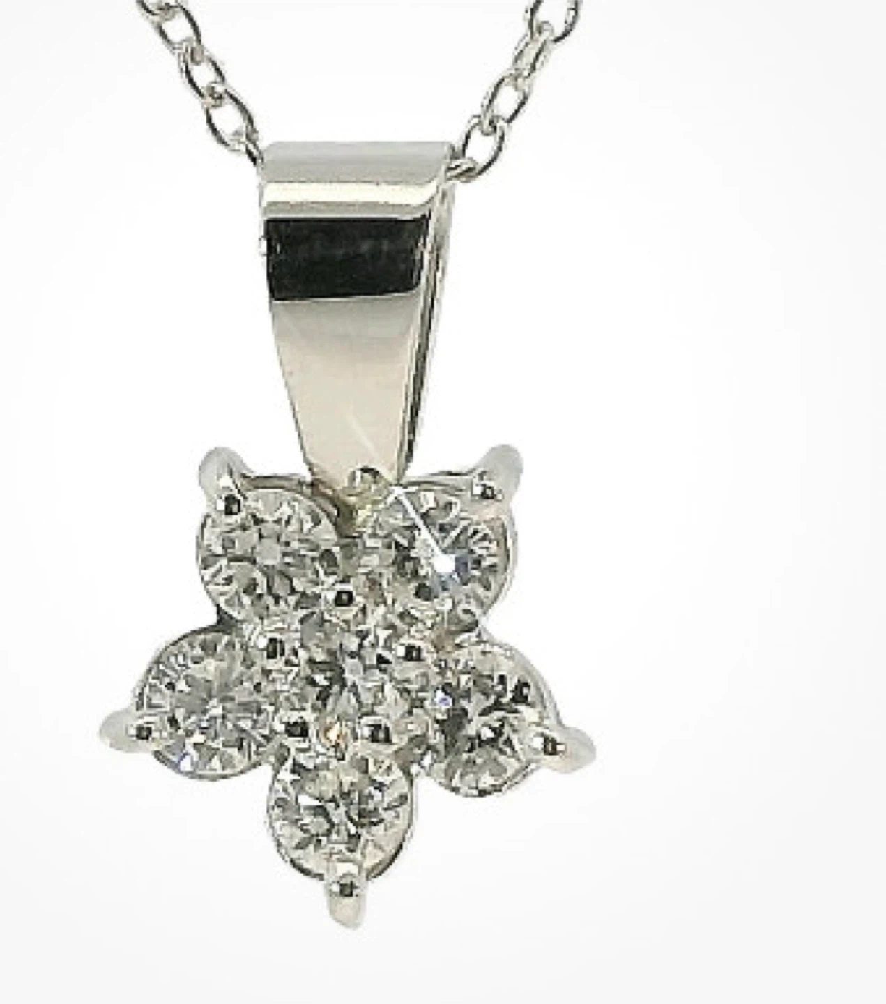 Natural Diamonds 0.60 karat Flower Pendant Necklace