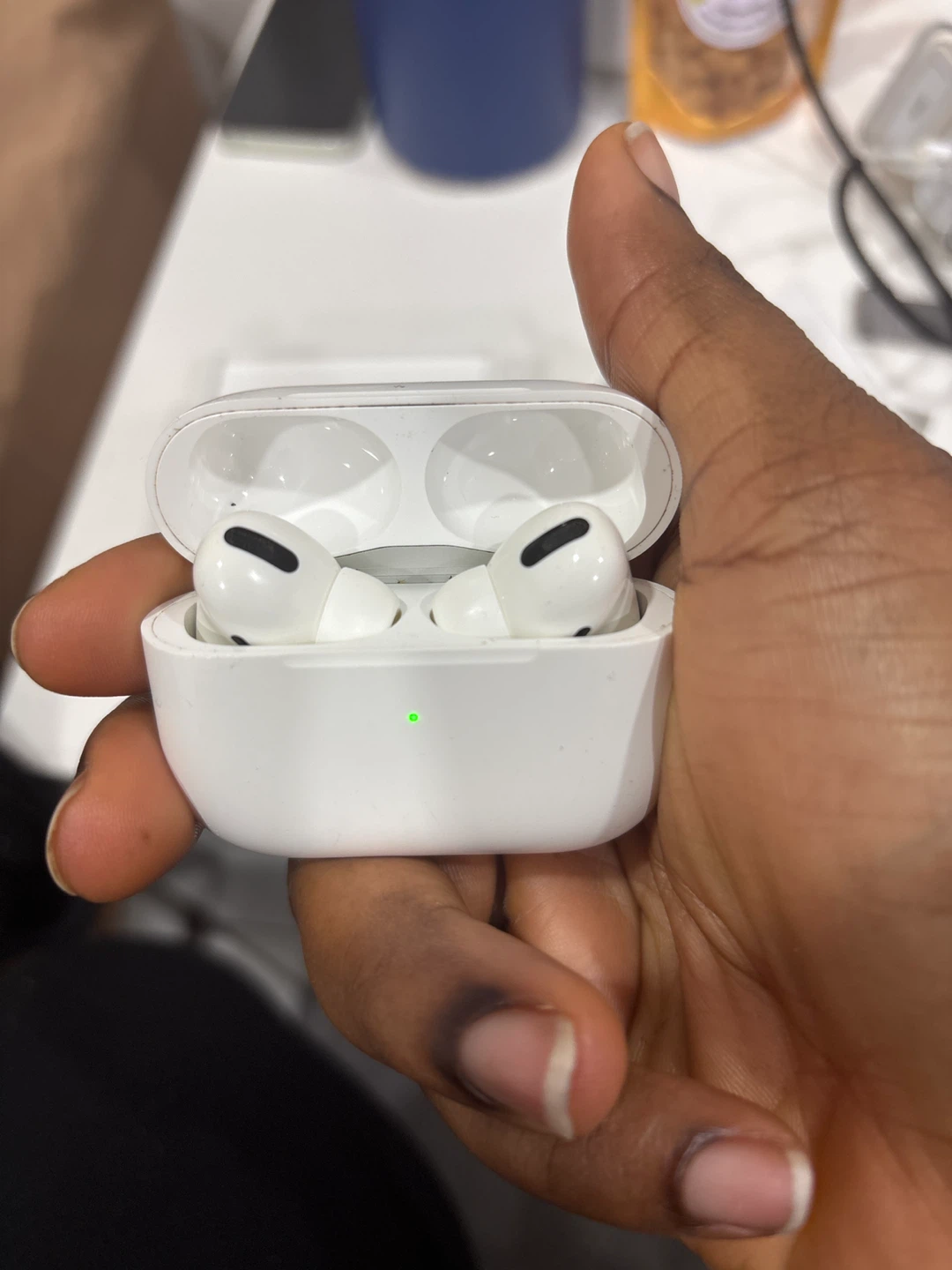 Authentic Apple AirPods Pro with Case - photo 2