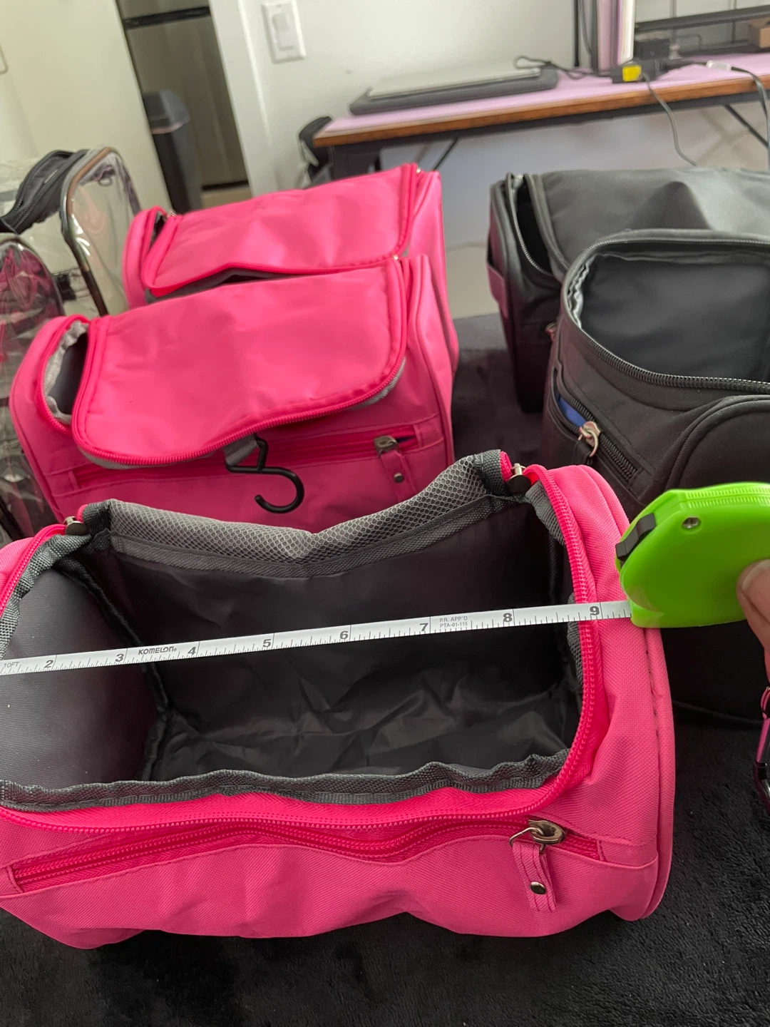 Medium Large Toiletry Bags - photo 4