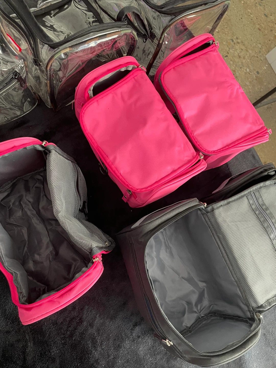 Medium Large Toiletry Bags - photo 3
