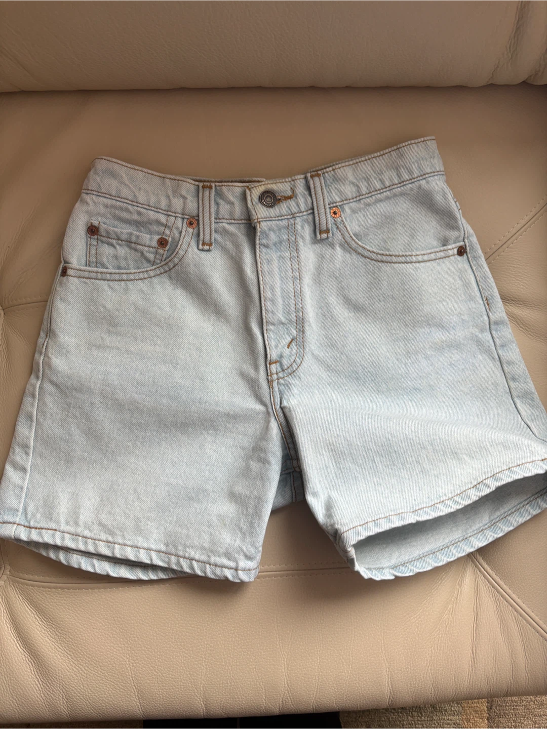 Women’s Levi's 550 Denim Shorts - Size 28