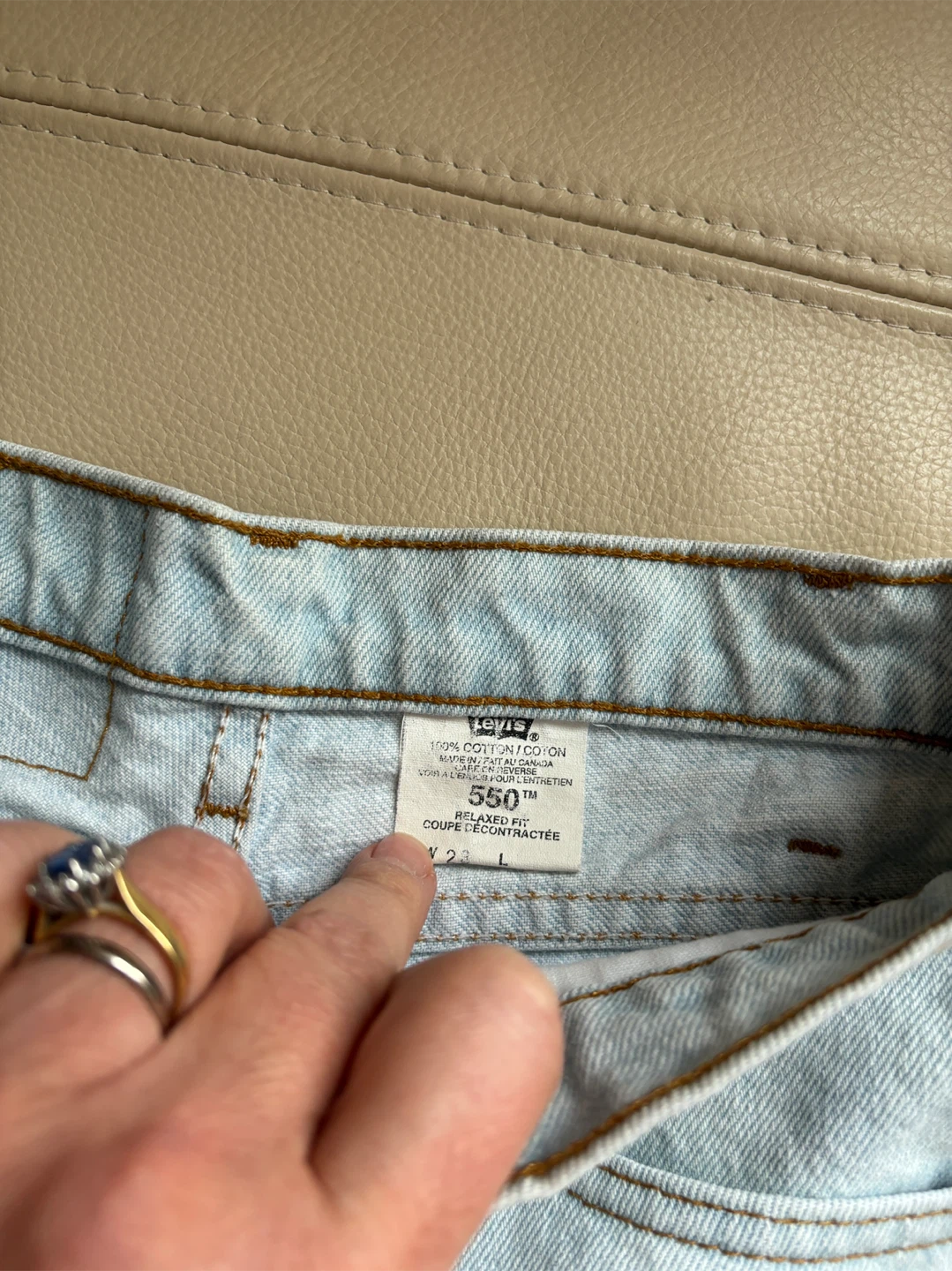 Women’s Levi's 550 Denim Shorts - Size 28 - photo 4
