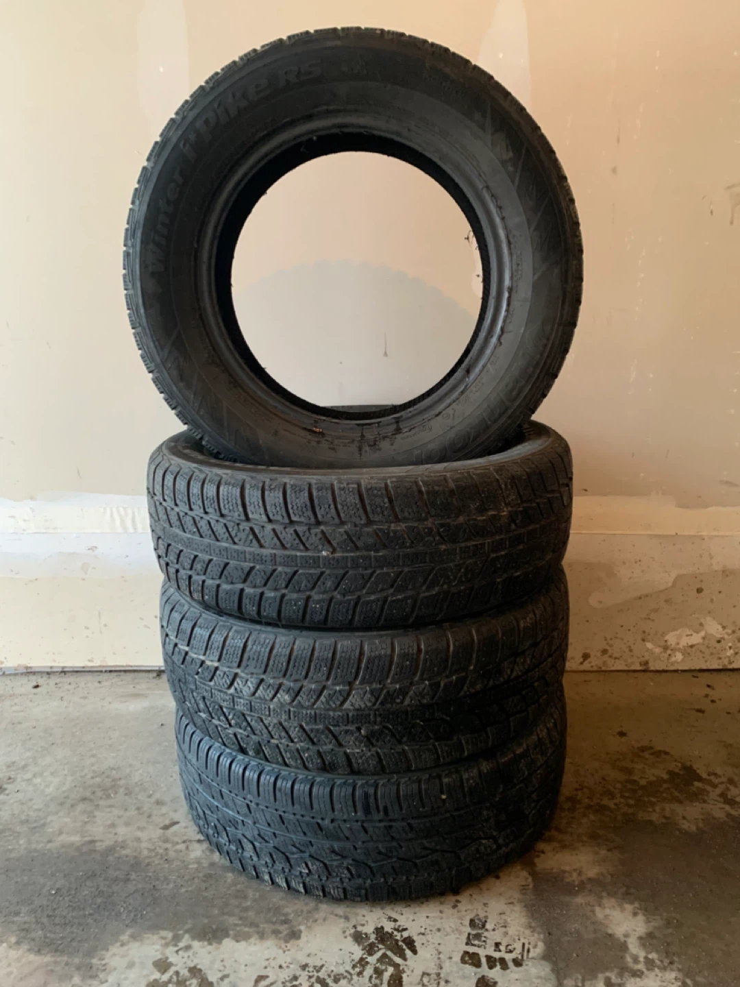 Set of 4 Winter Tires 195/65R15 in Very Good Condition