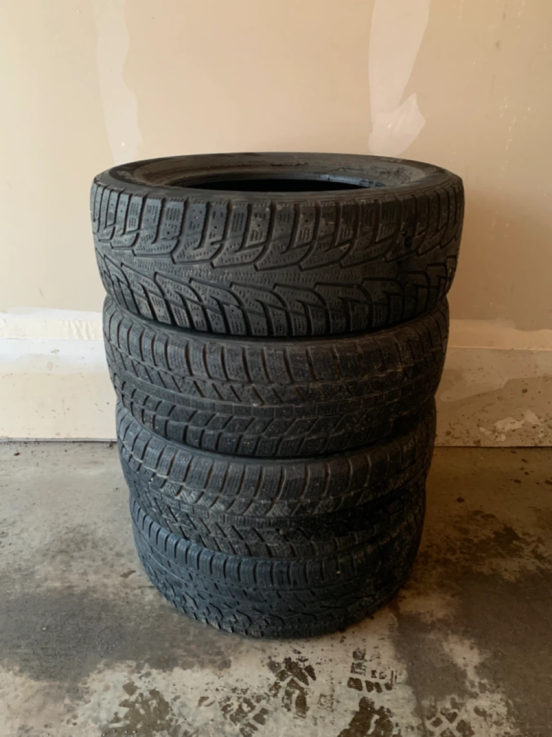 Set of 4 Winter Tires 195/65R15 in Very Good Condition - photo 2