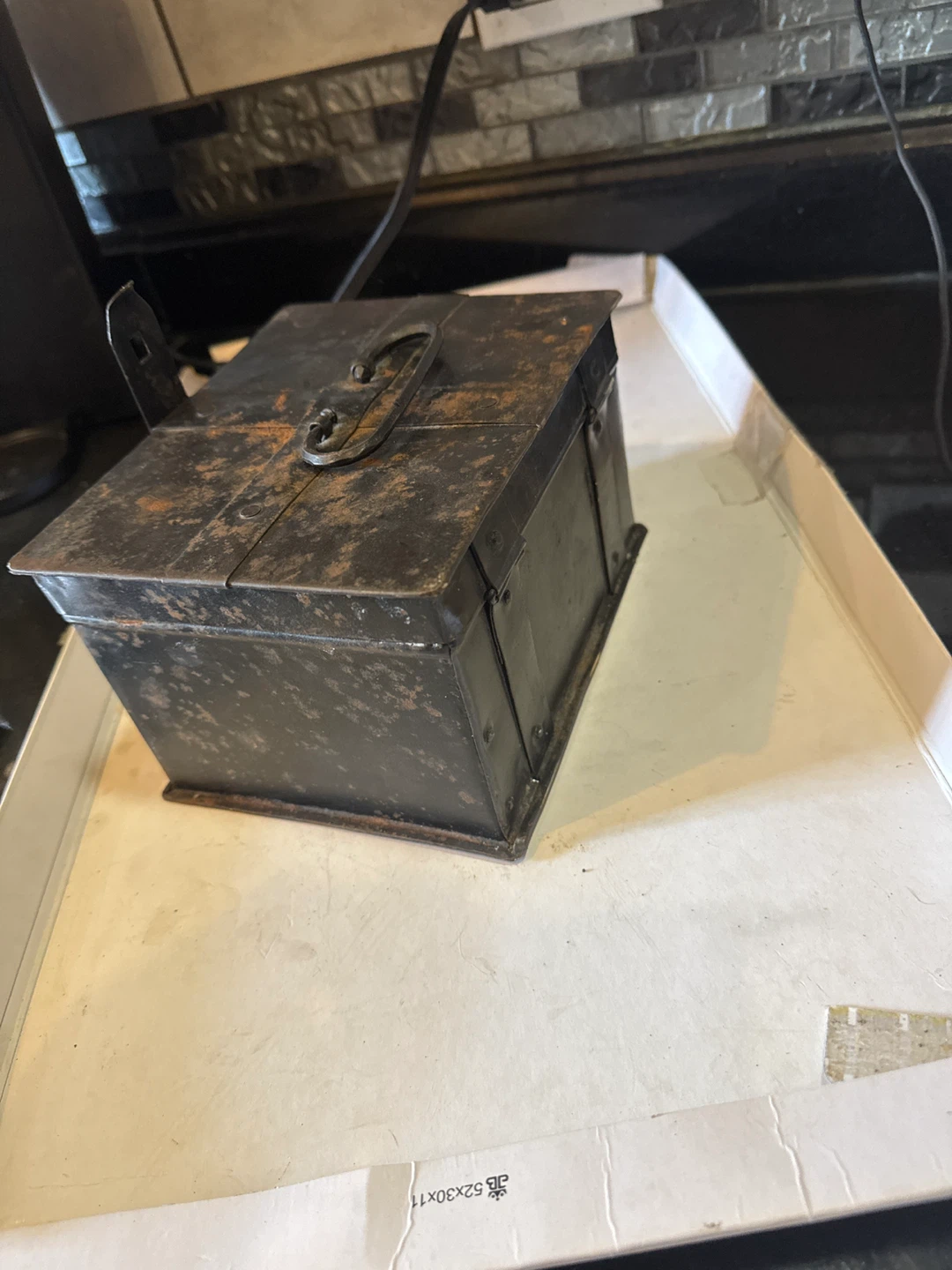 Vintage Metal Box - photo 5