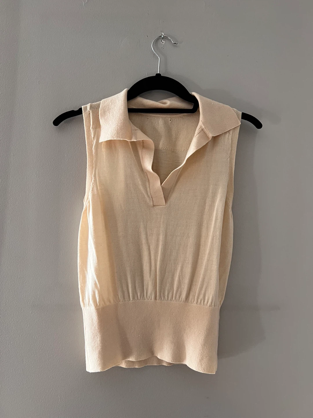 Sleeveless Knit Polo Shirt - Beige