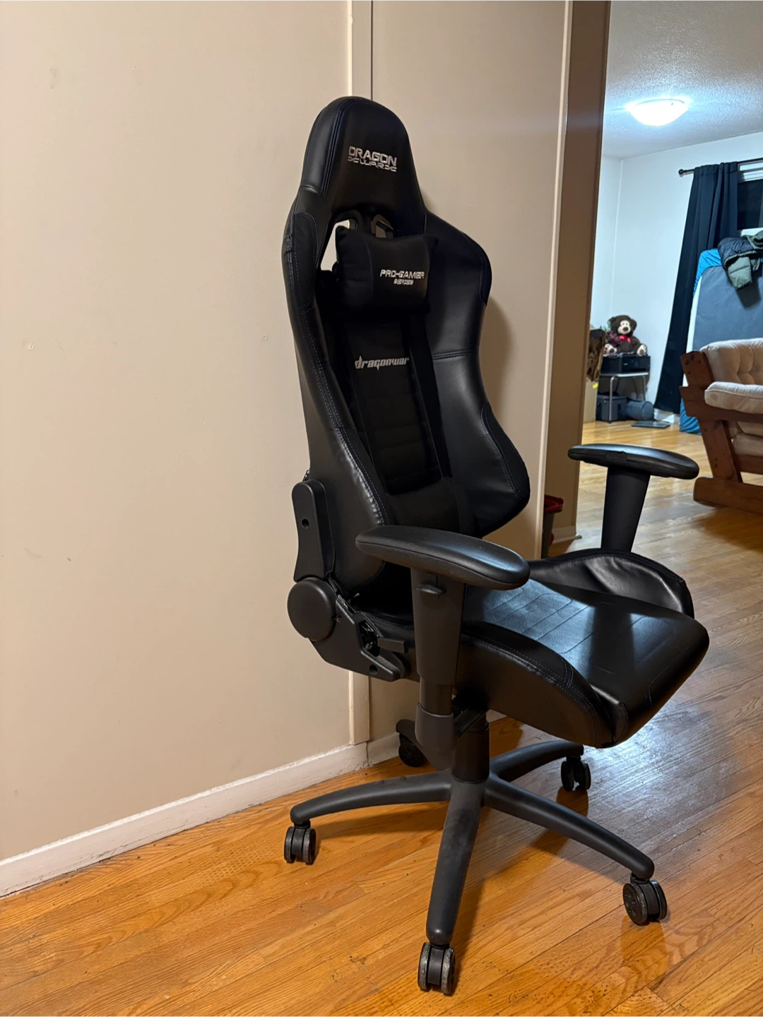 Dragon War Pro-Gamer Series Gaming Chair
