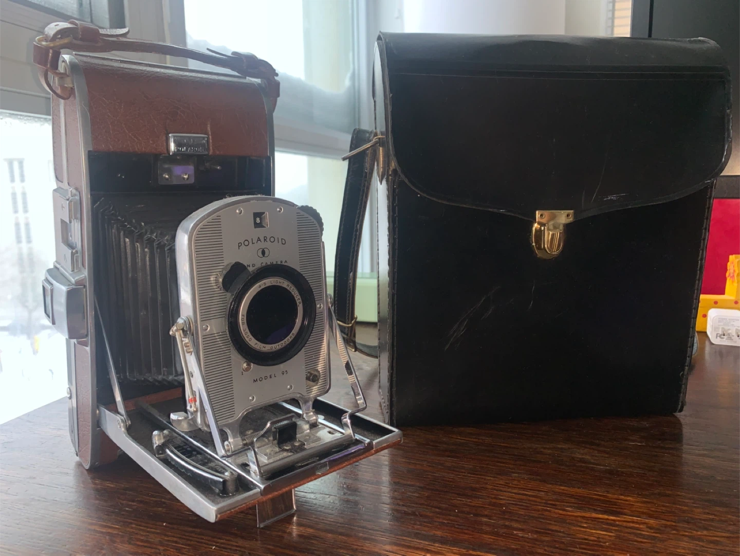 Polaroid Land Camera Model 95 w/ Case