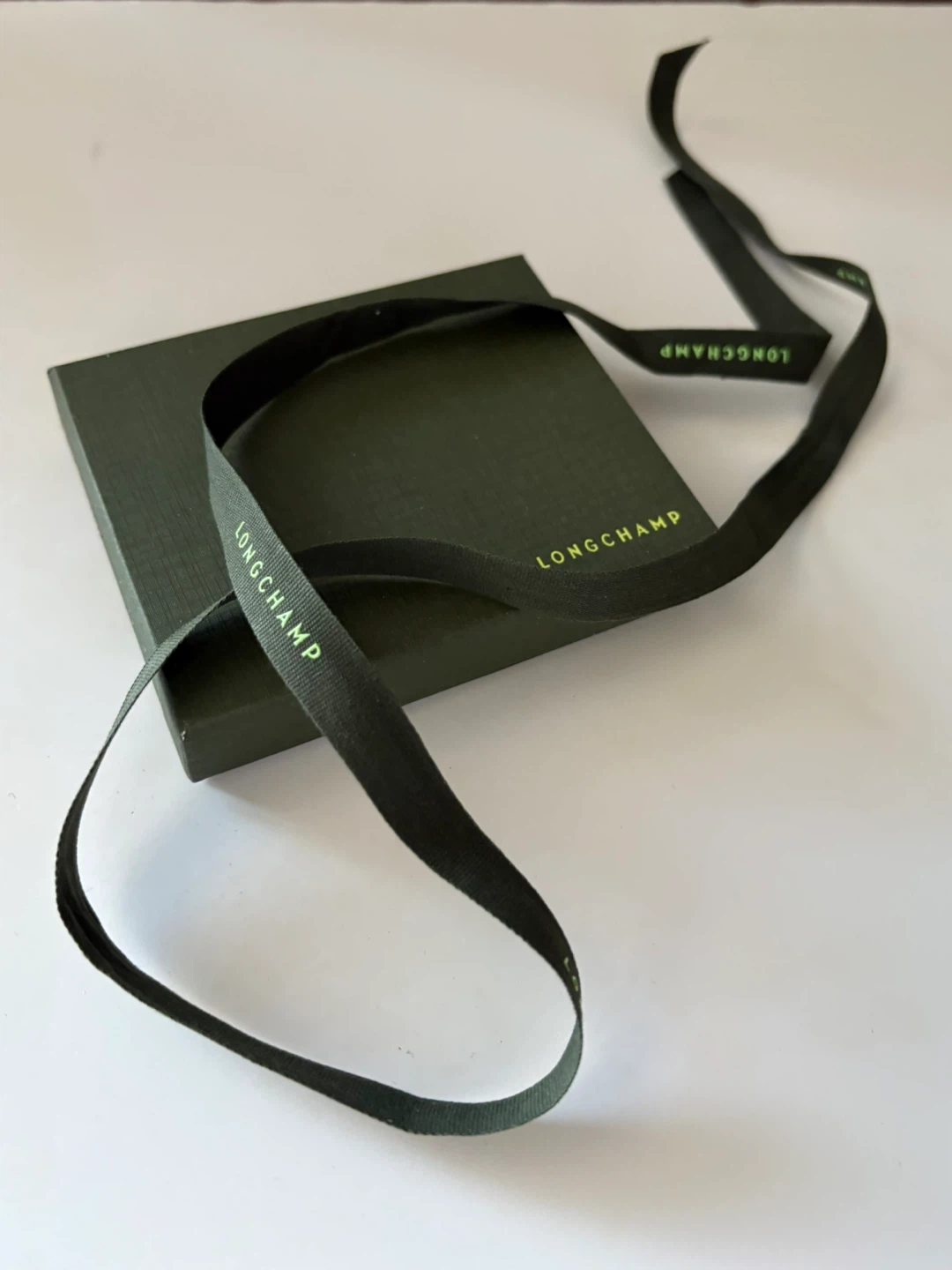 Longchamp Card Holder - Brand NEW - photo 3