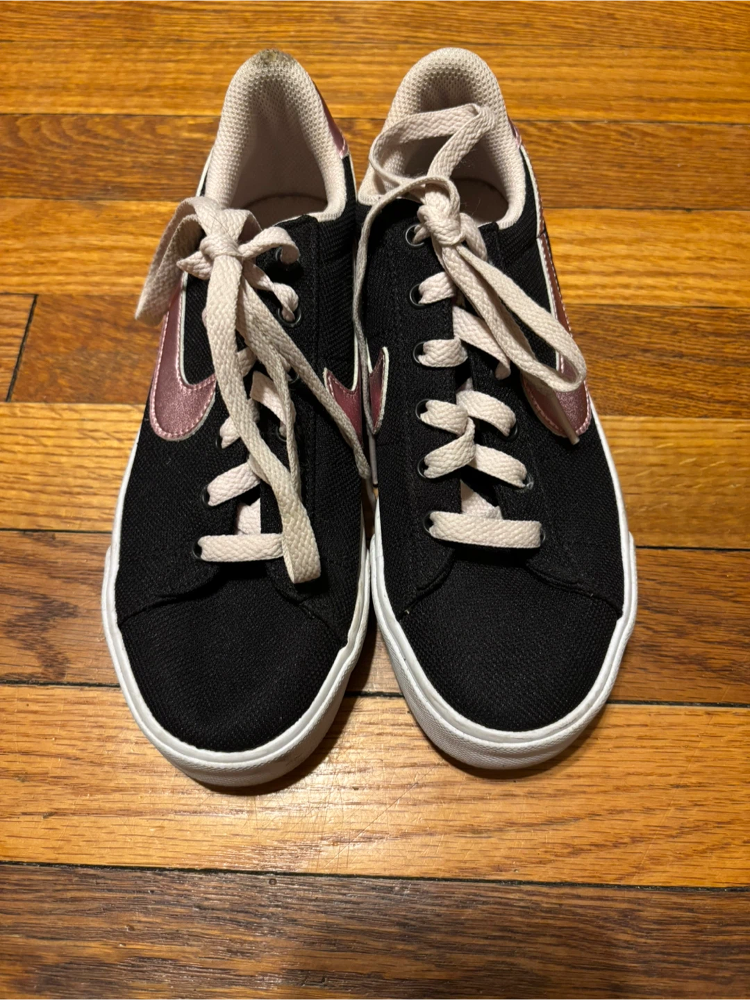 Nike Sweet Classic shoe Size 6
