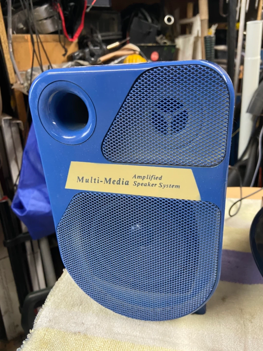 Turntable with powered multi media speakers - photo 2