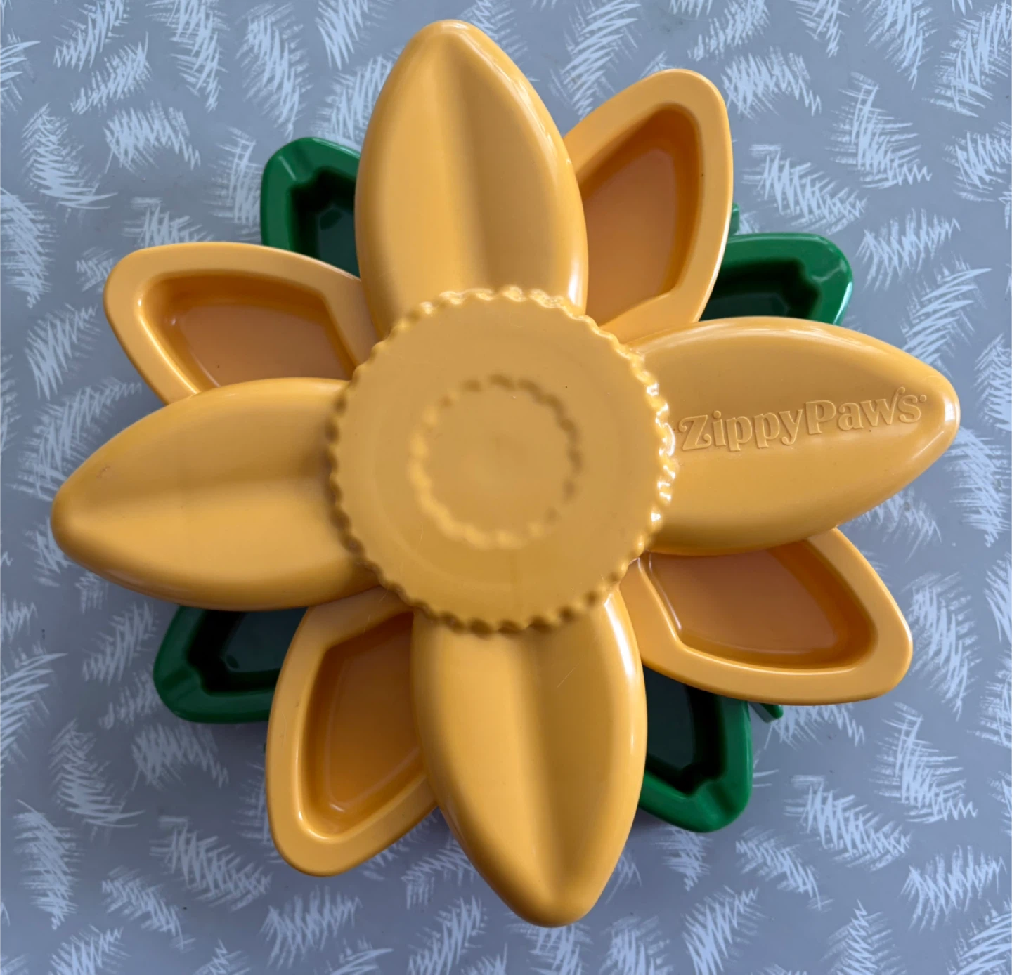 ✨✨ZippyPaws Flower Doggie Puzzle