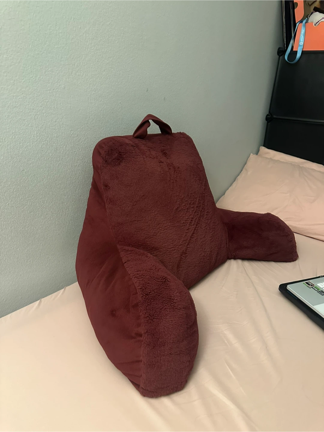 🥕 Burgundy Faux Fur Bed Rest Pillow - photo 4