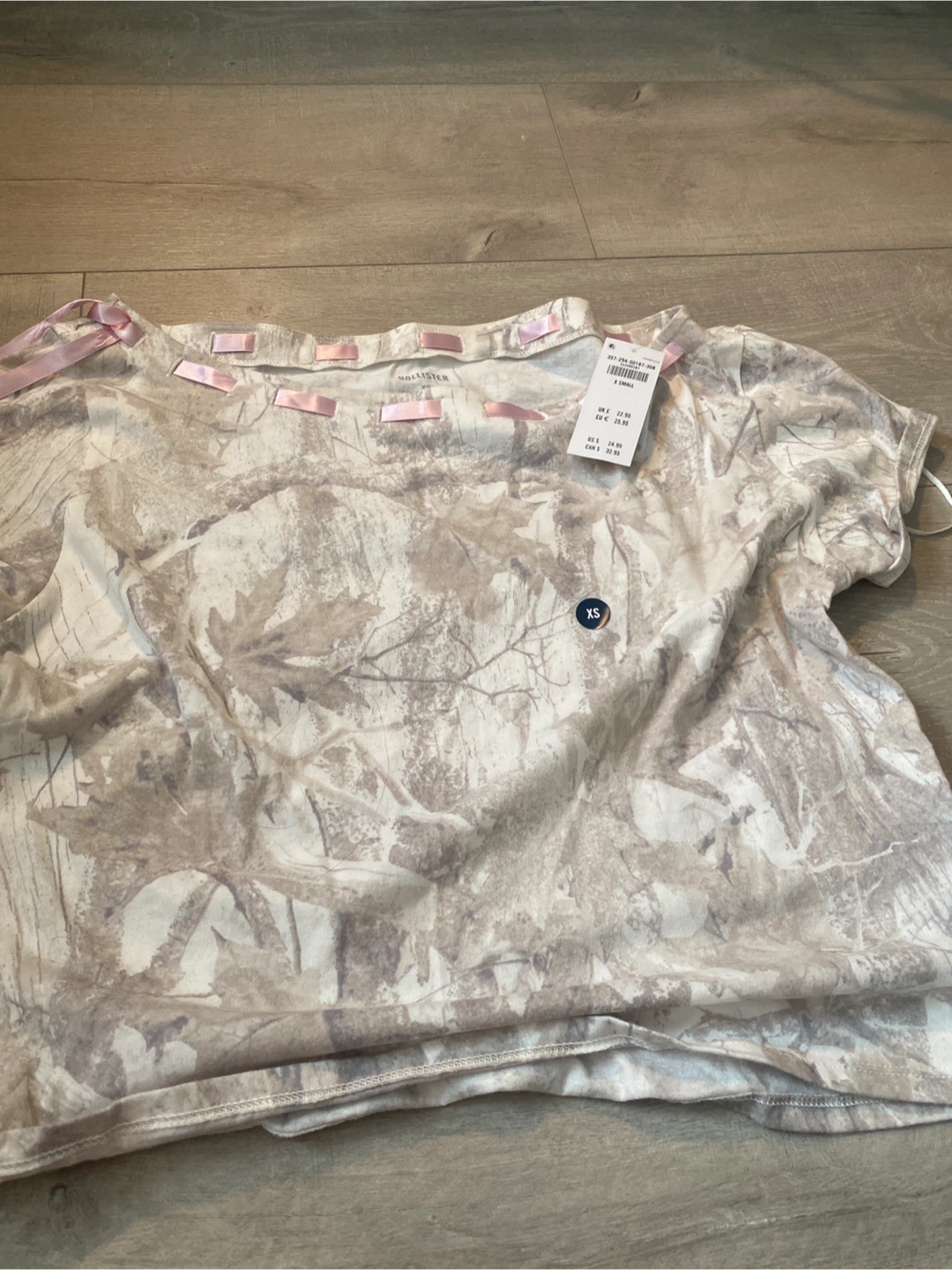 Hollister XS Camo T-Shirt - New with Tags