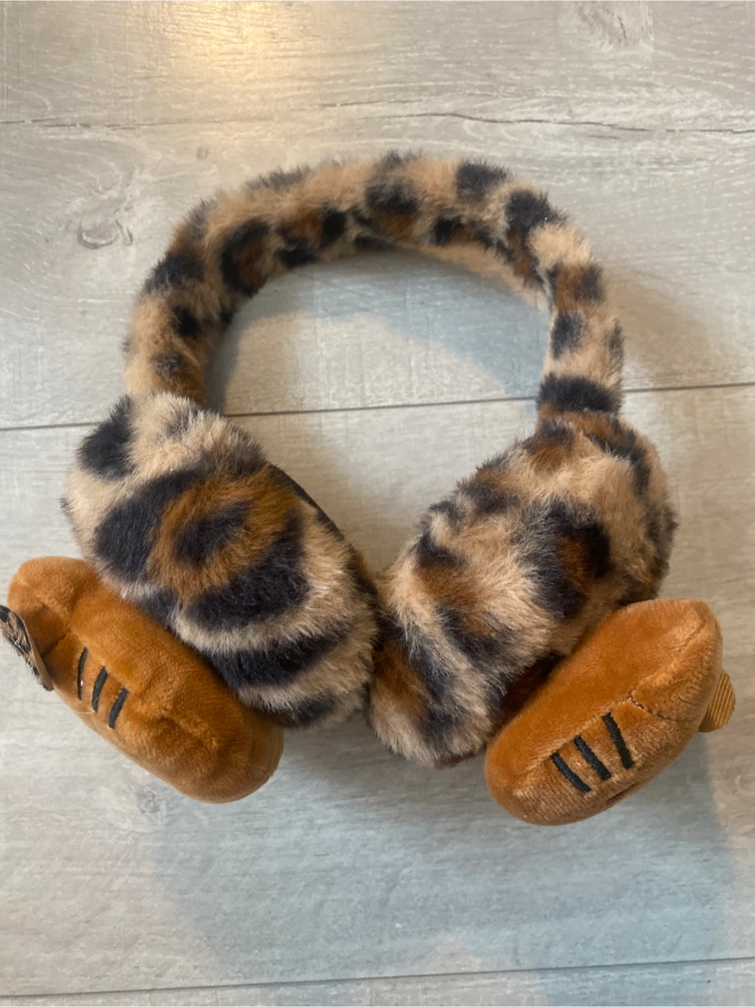 Hello Kitty Leopard Print Earmuffs - photo 2