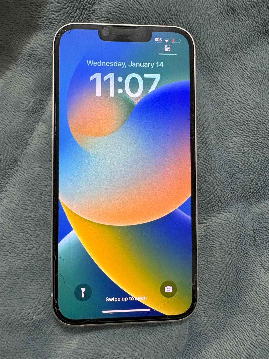 Cracked Apple iPhone 13 - 128GB