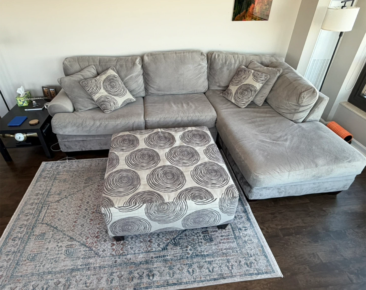 Sectional, Ottoman and Rug - photo 2