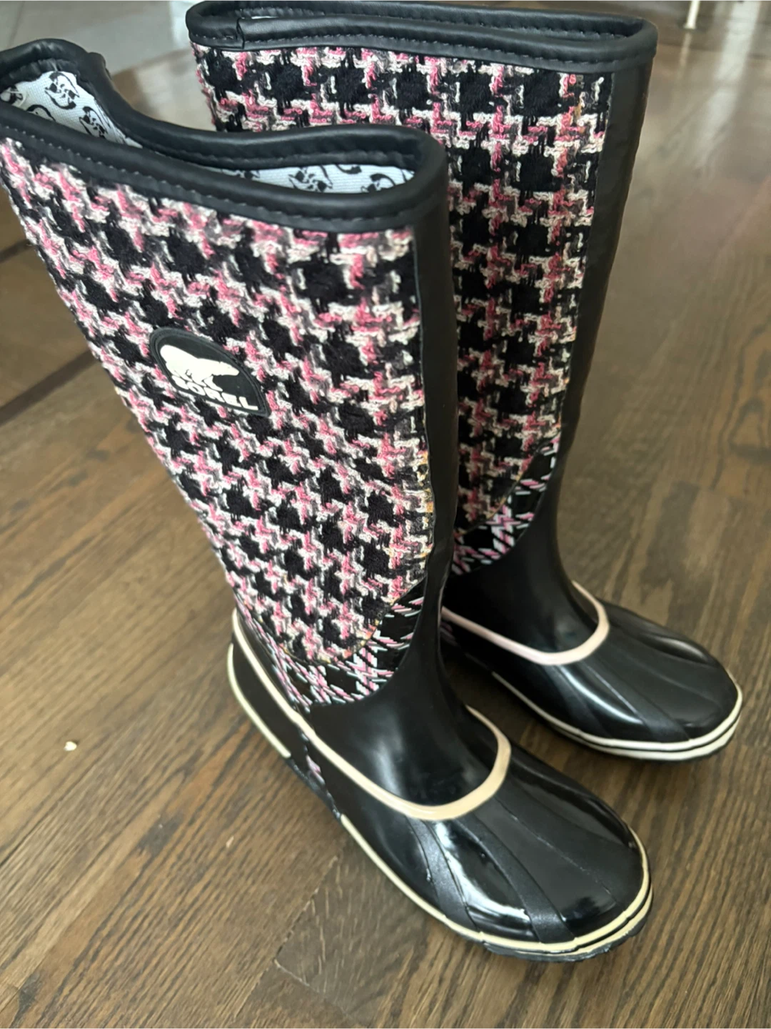 Sorel Black & Pink Houndstooth Rain Boots