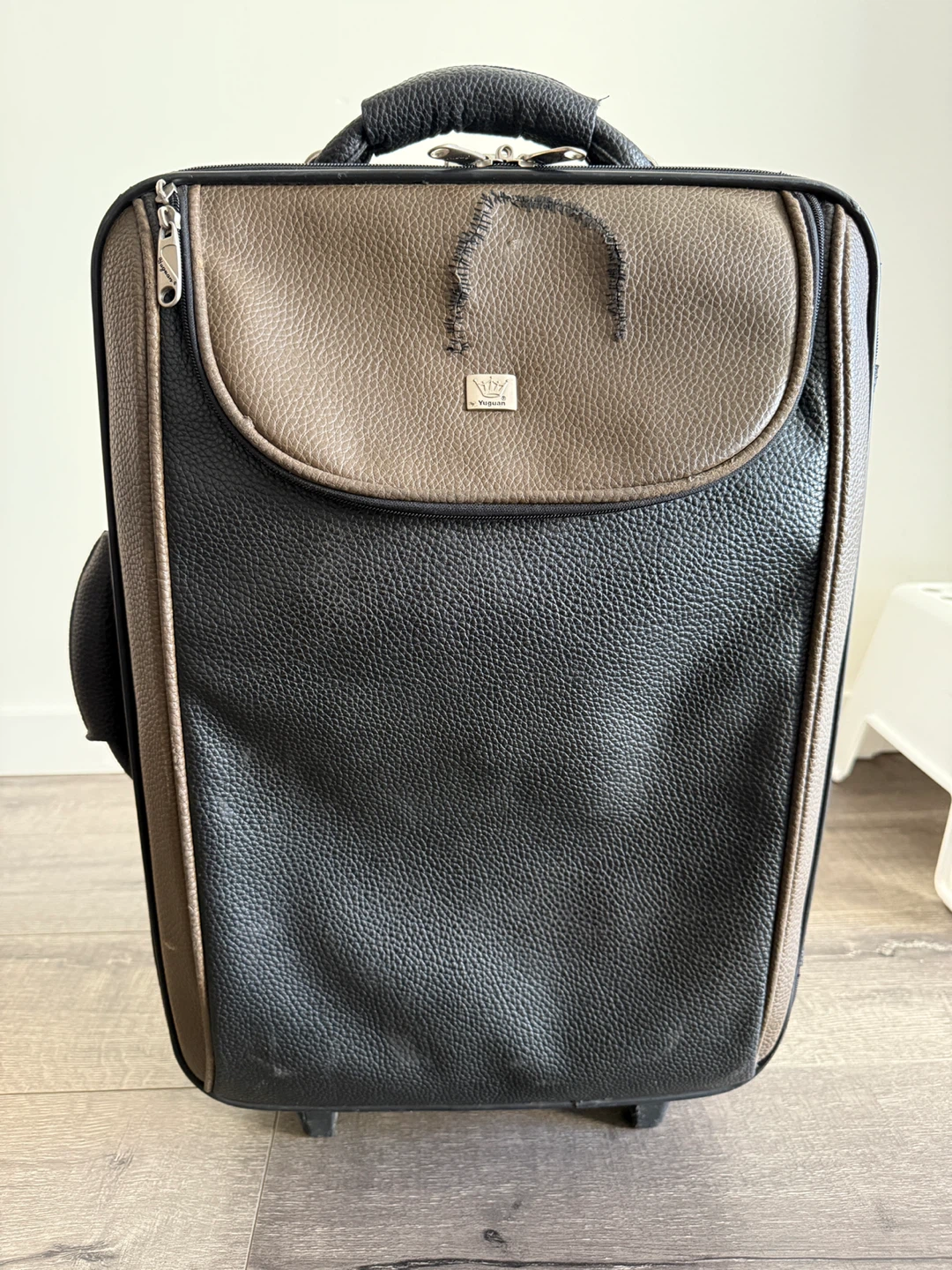 Verage leather Rolling Carry-On Suitcase & Cosmetic Bag Set - photo 4