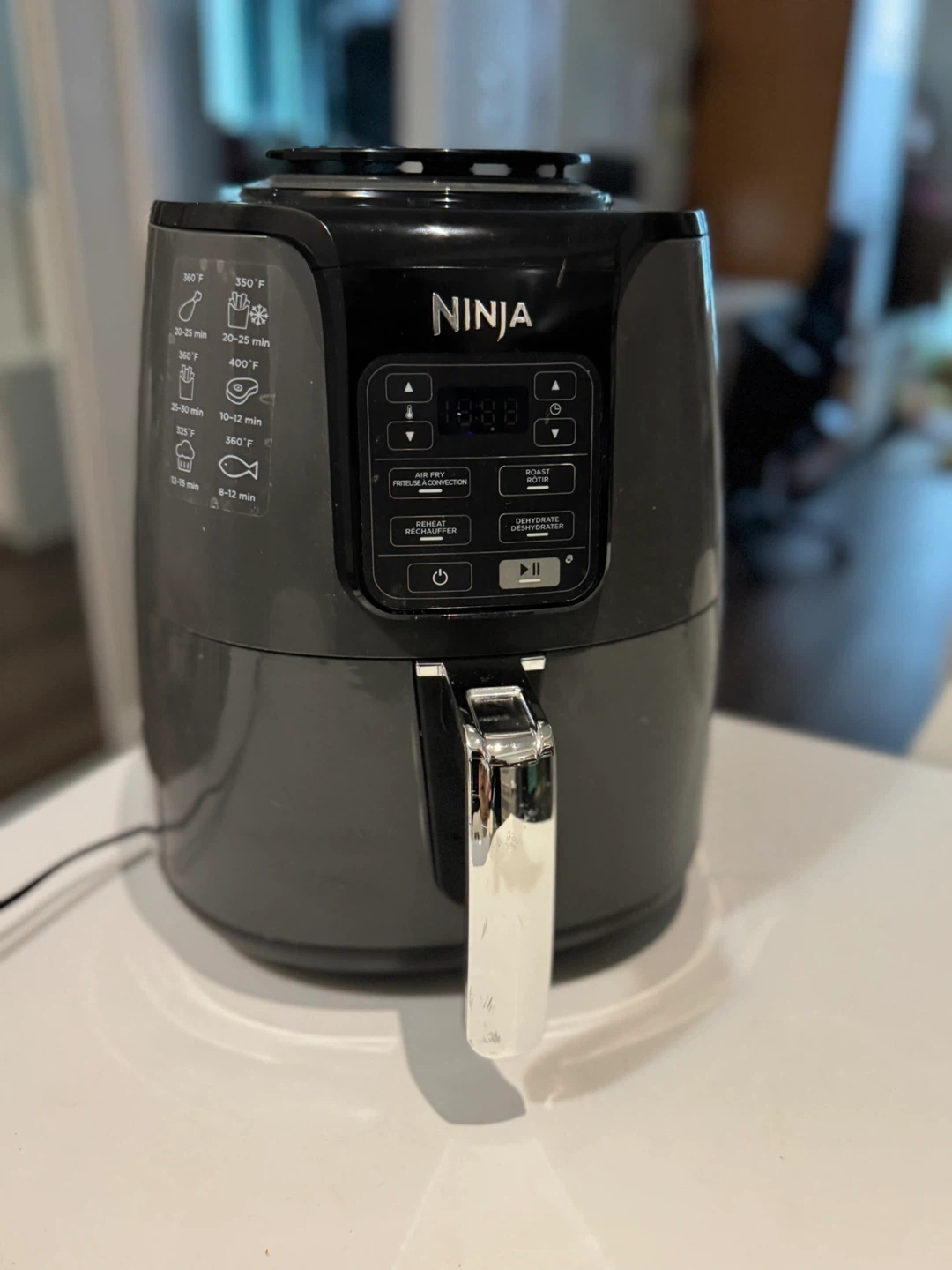 Ninja Air Fryer - Compact & Convenient! - photo 3