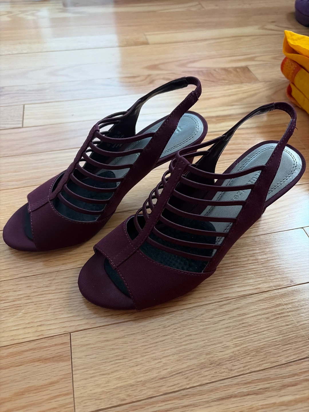 Naturalizer Slingback Heels - Size 5