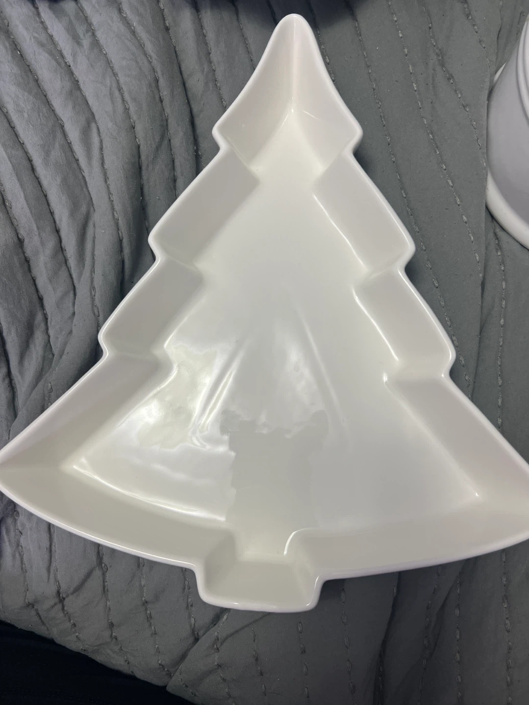 Chefology White Pitcher & Tree Plate Set