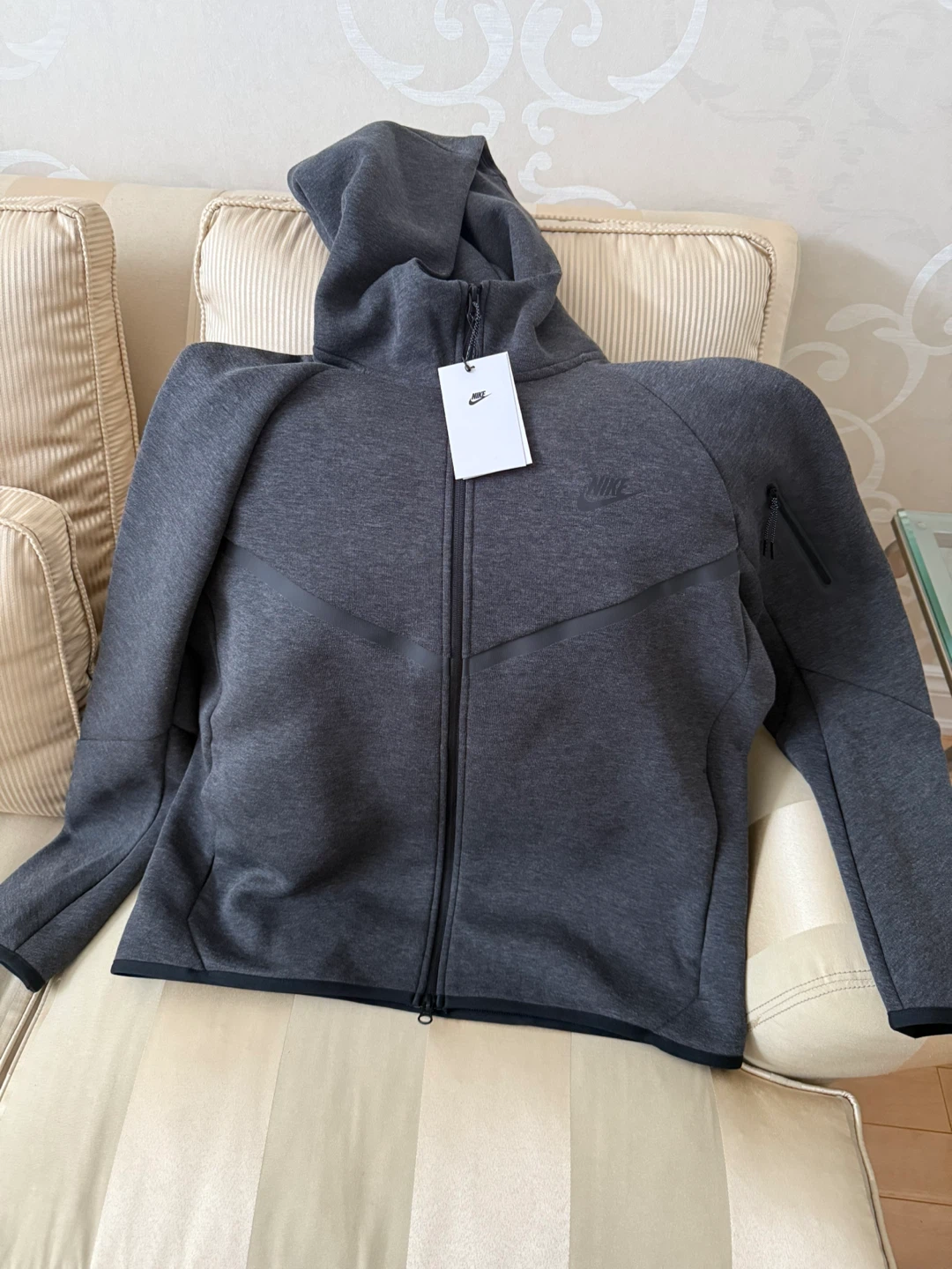 Nike Tech Fleece Full-Zip Hoodie - Grey, Large