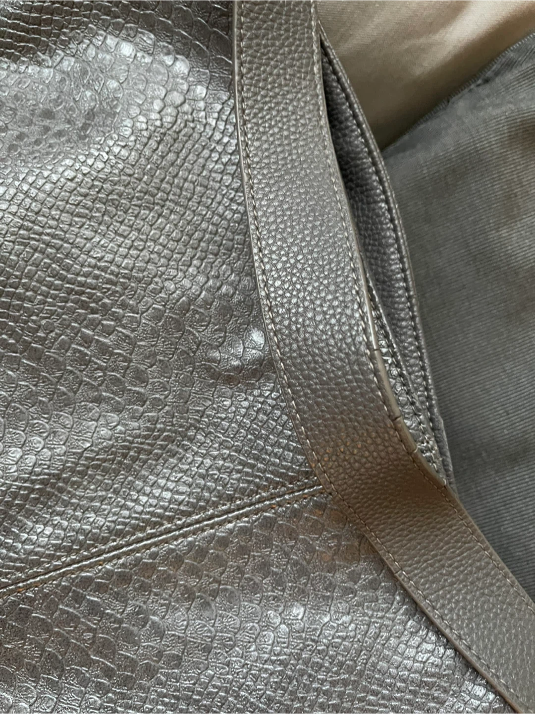 Jewell Grey Snakeskin Tote Bag - photo 4