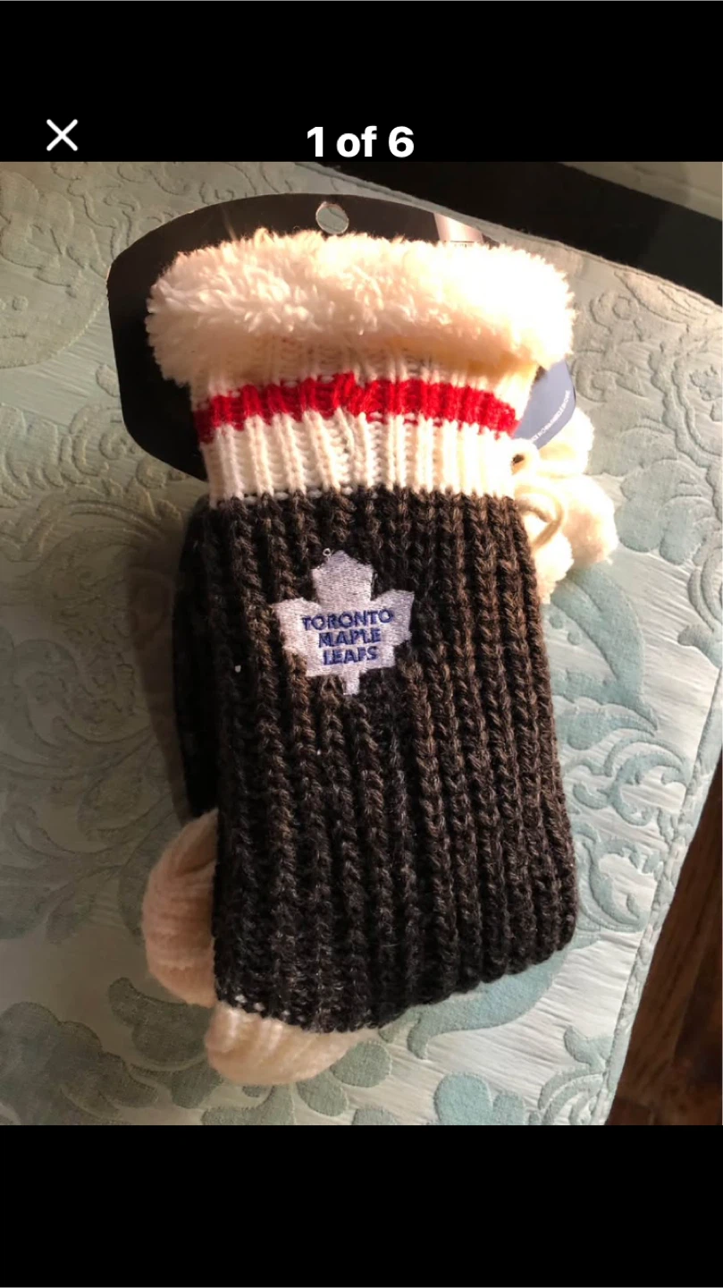 Toronto Maple Leafs Cozy Socks/Slippers