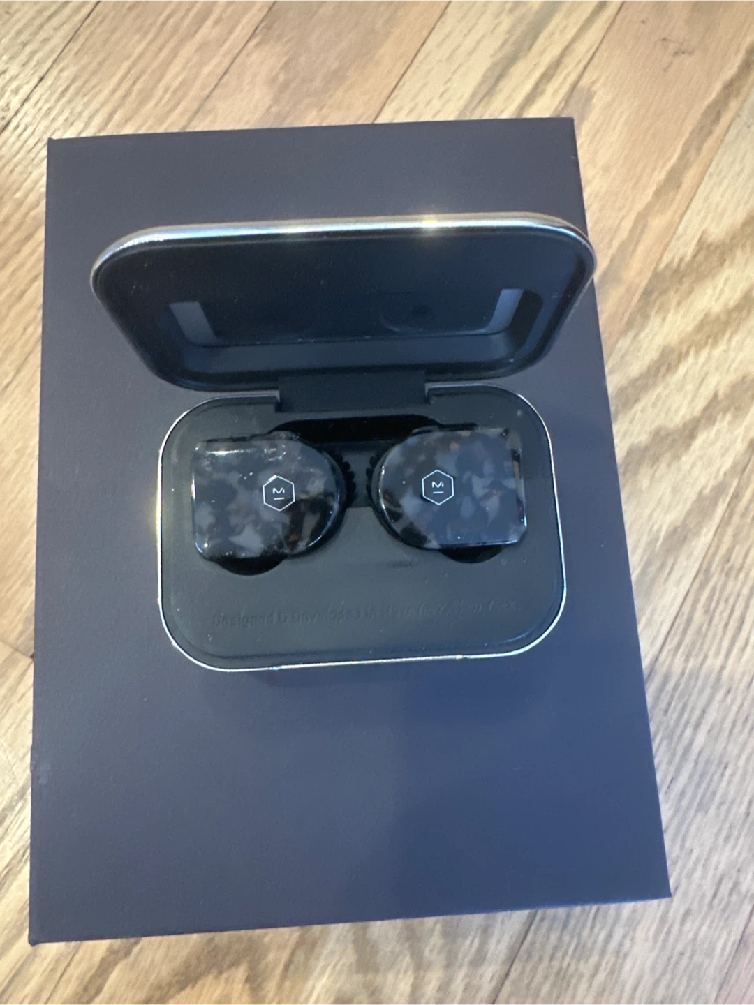Master & Dynamic MW07 True Wireless Earphones - Like New! - photo 3