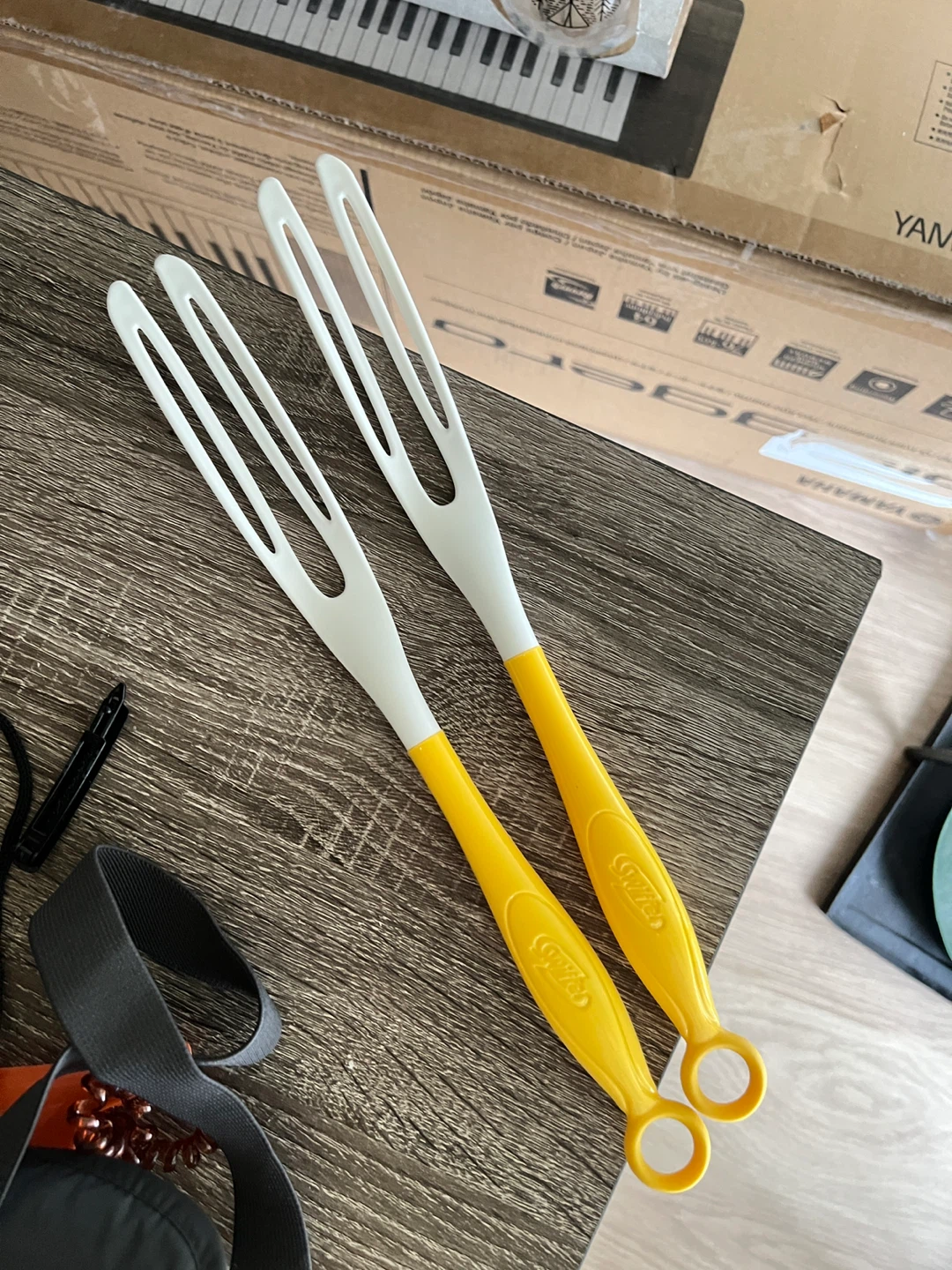 Swiffer duster handles