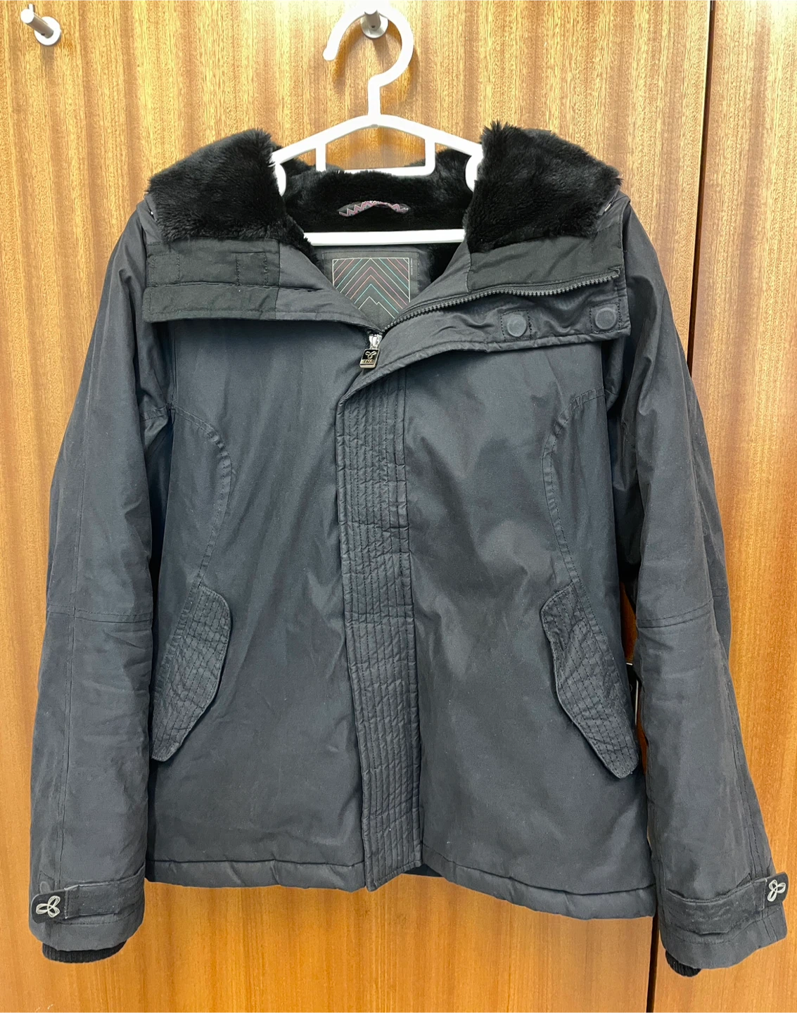 Aritzia / TNA Parka - Black XL