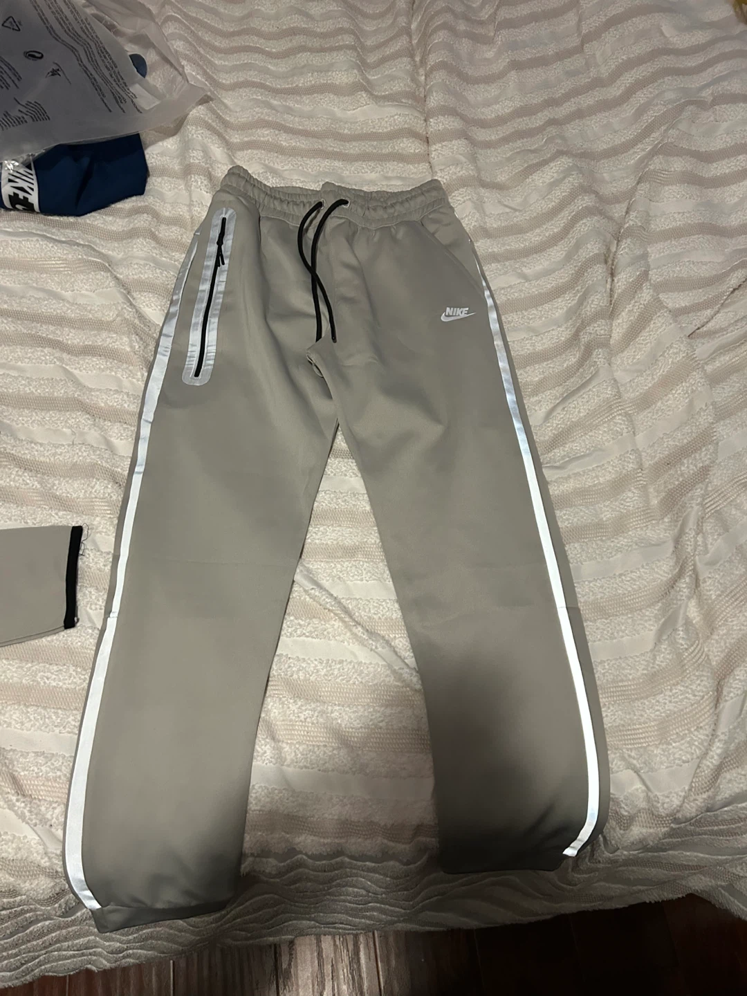 Nike Tech Fleece Grey Tracksuit - Size Small - photo 3