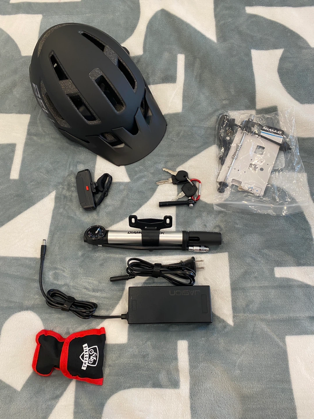 Mountain E-Bike WITH ACCESSORIES INCLUDED - photo 2