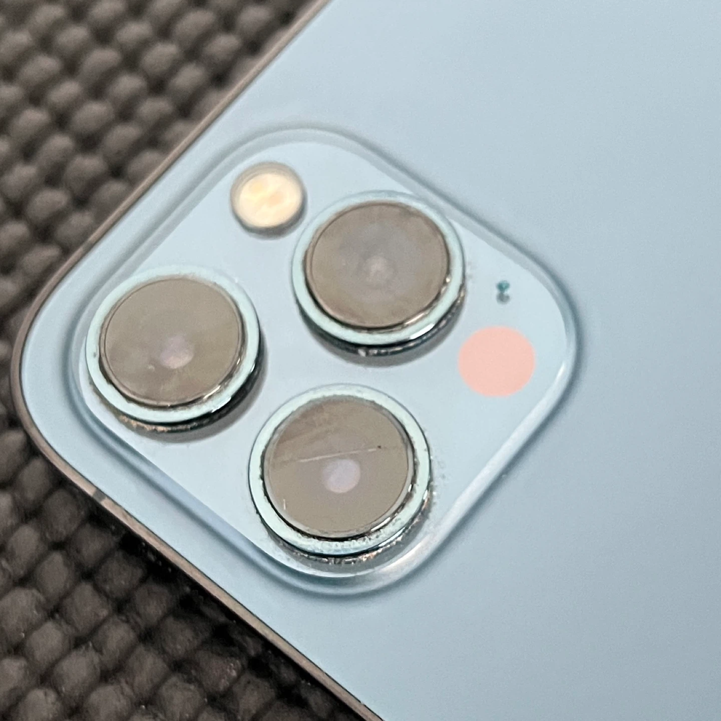 iPhone 12 Pro Max - photo 3