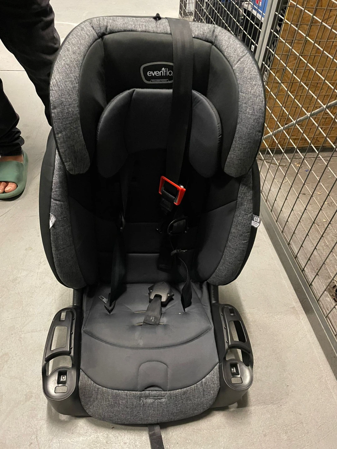Evenflo Maestro Sport Harness Booster Car Seat - photo 3