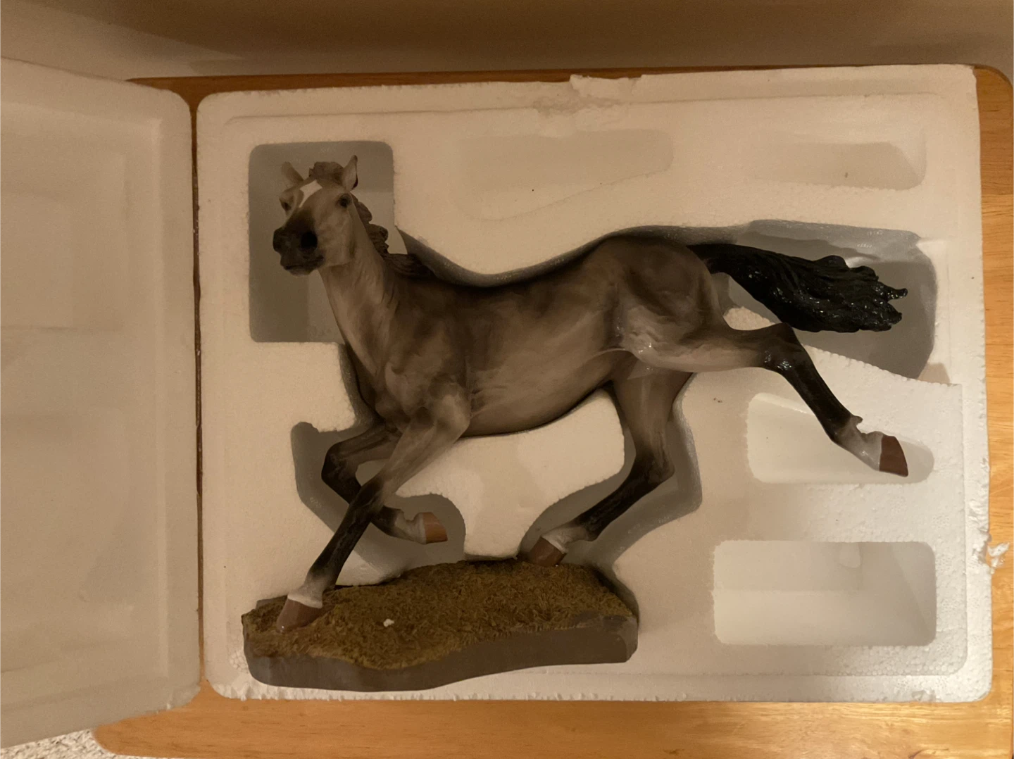 Bradford Exchange Galloping Glory Horse Figurine - photo 4