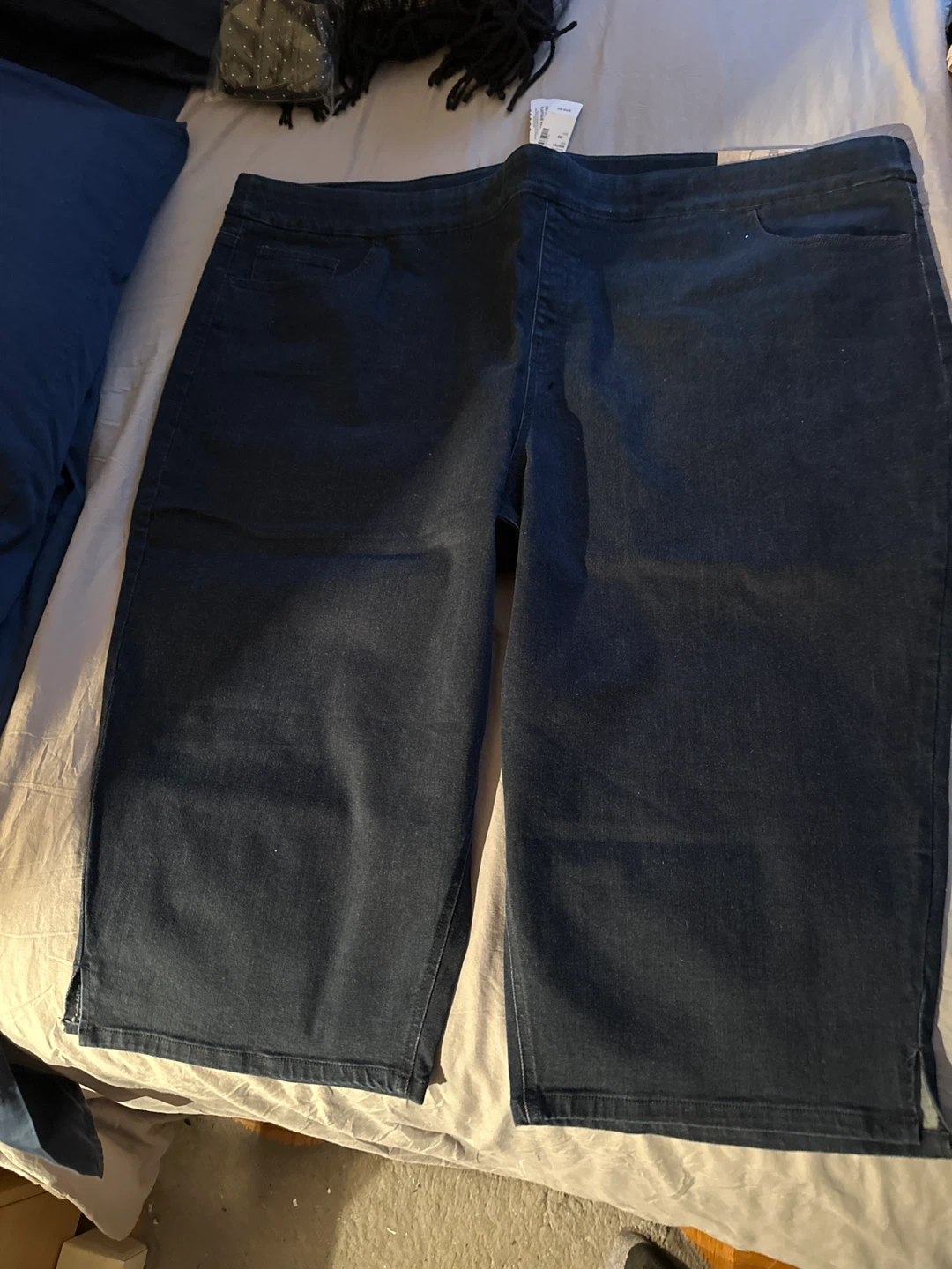 DC Jean Savvy Universal Fit capris - Size 32