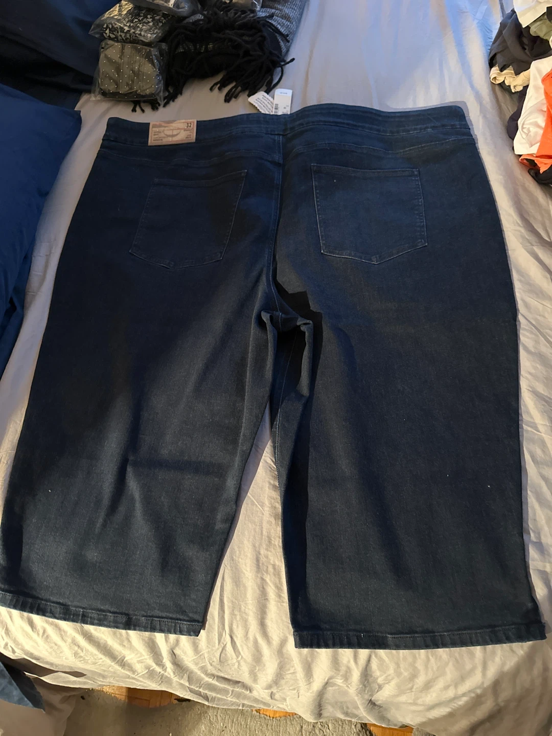 DC Jean Savvy Universal Fit capris - Size 32 - photo 2