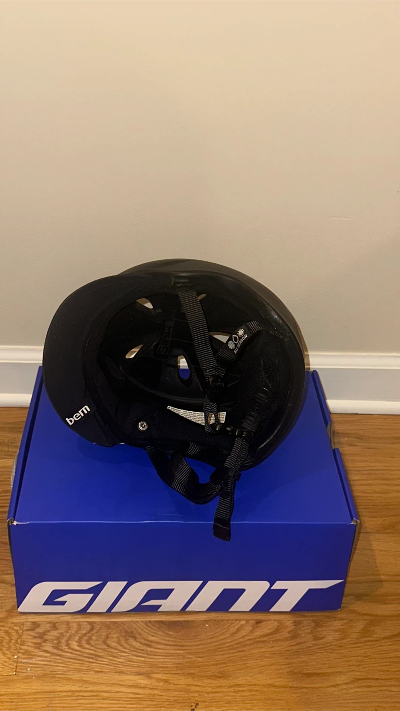 Bern Bike Helmet - Black - photo 2
