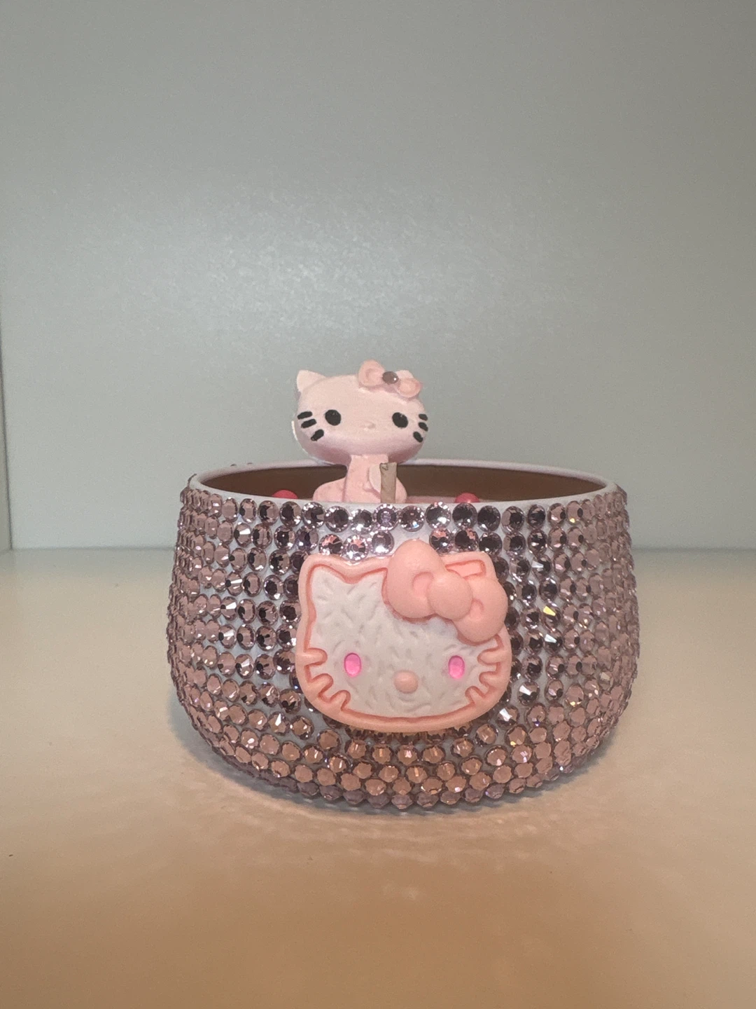 Hello Kitty Inspired Soy Wax Candle🥕 - photo 5