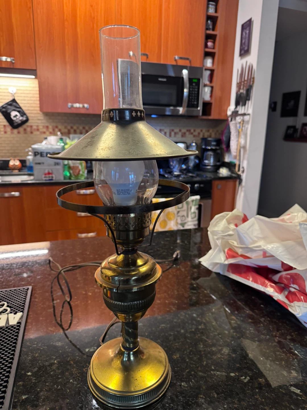 Vintage Brass Finish Hurricane Lamp - photo 2