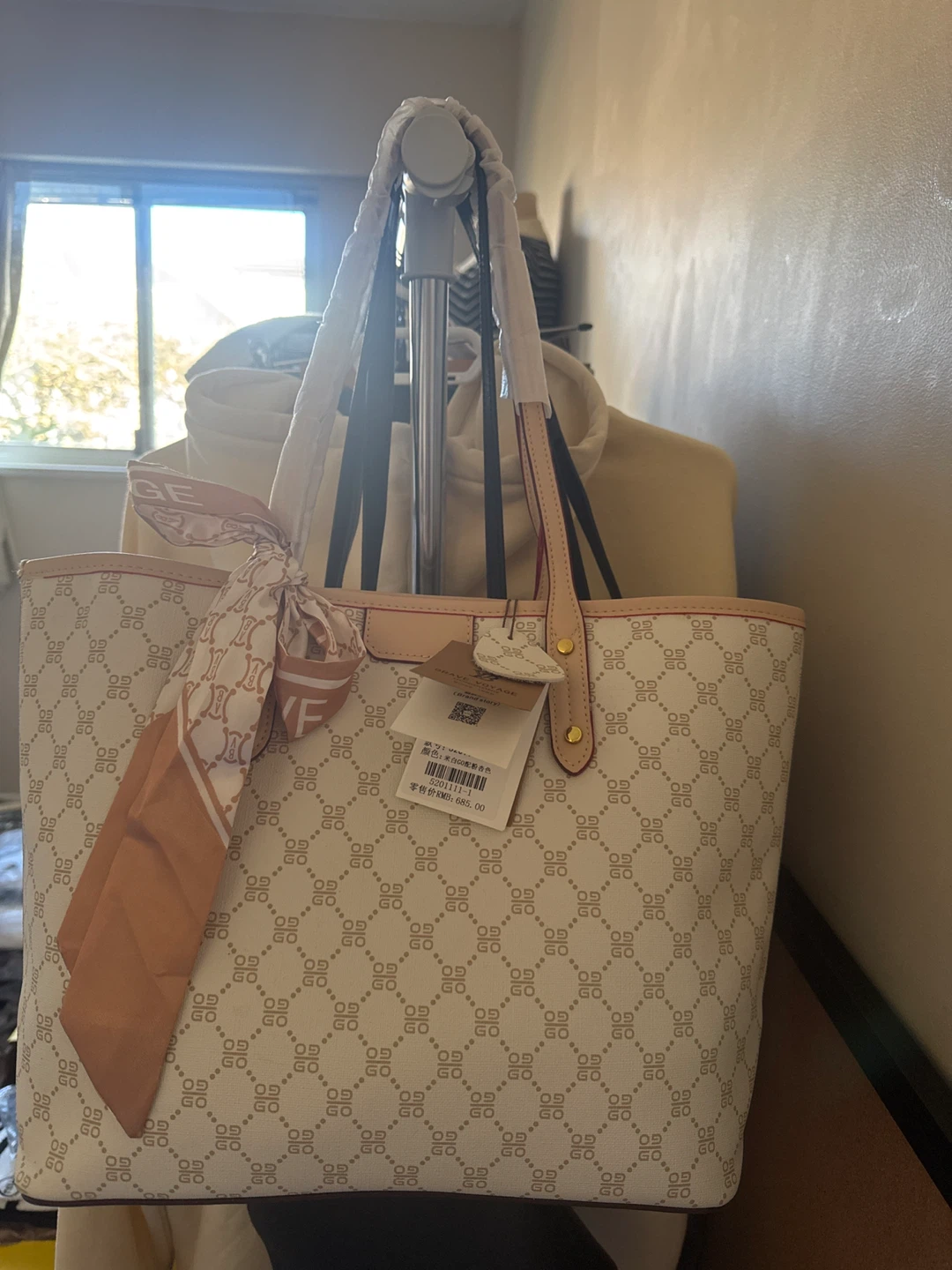 Brave Voyage Hong Kong Tote Bag - photo 2