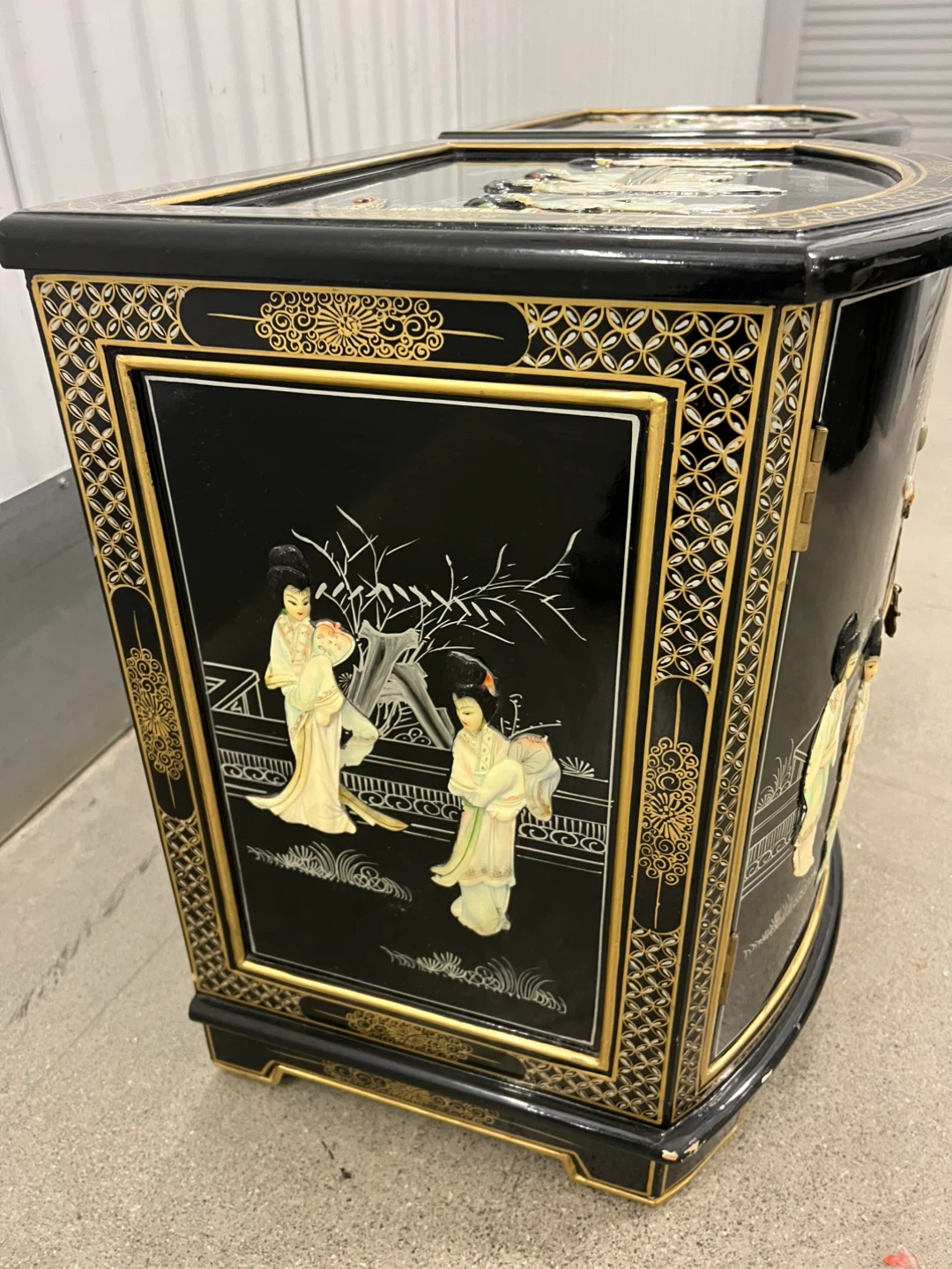 Black Lacquer Asian Style End Tables - Pair - photo 5