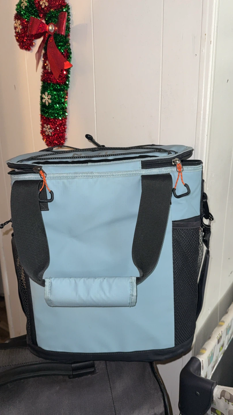 Titan by Arctic Zone Insulated Cooler Bag - photo 2