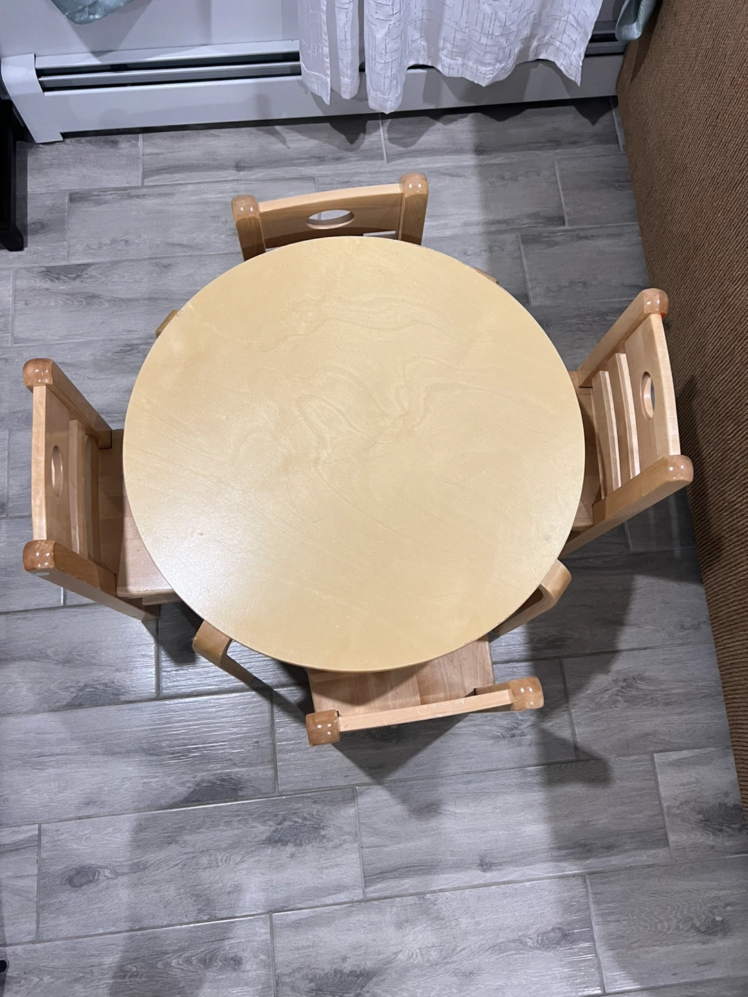 Lakeshore Kids Round Table with 4 Chairs - photo 4
