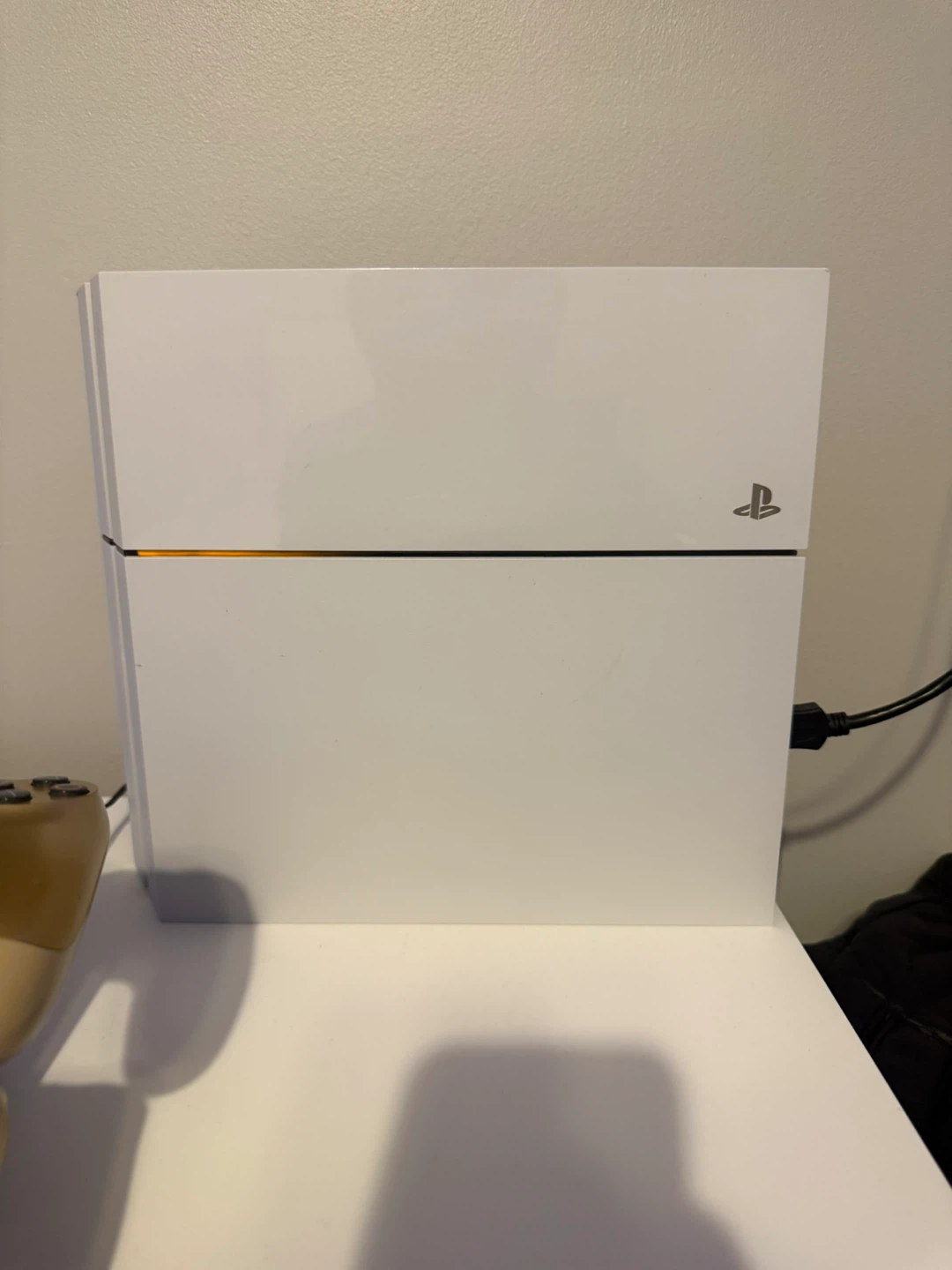 White PlayStation 4